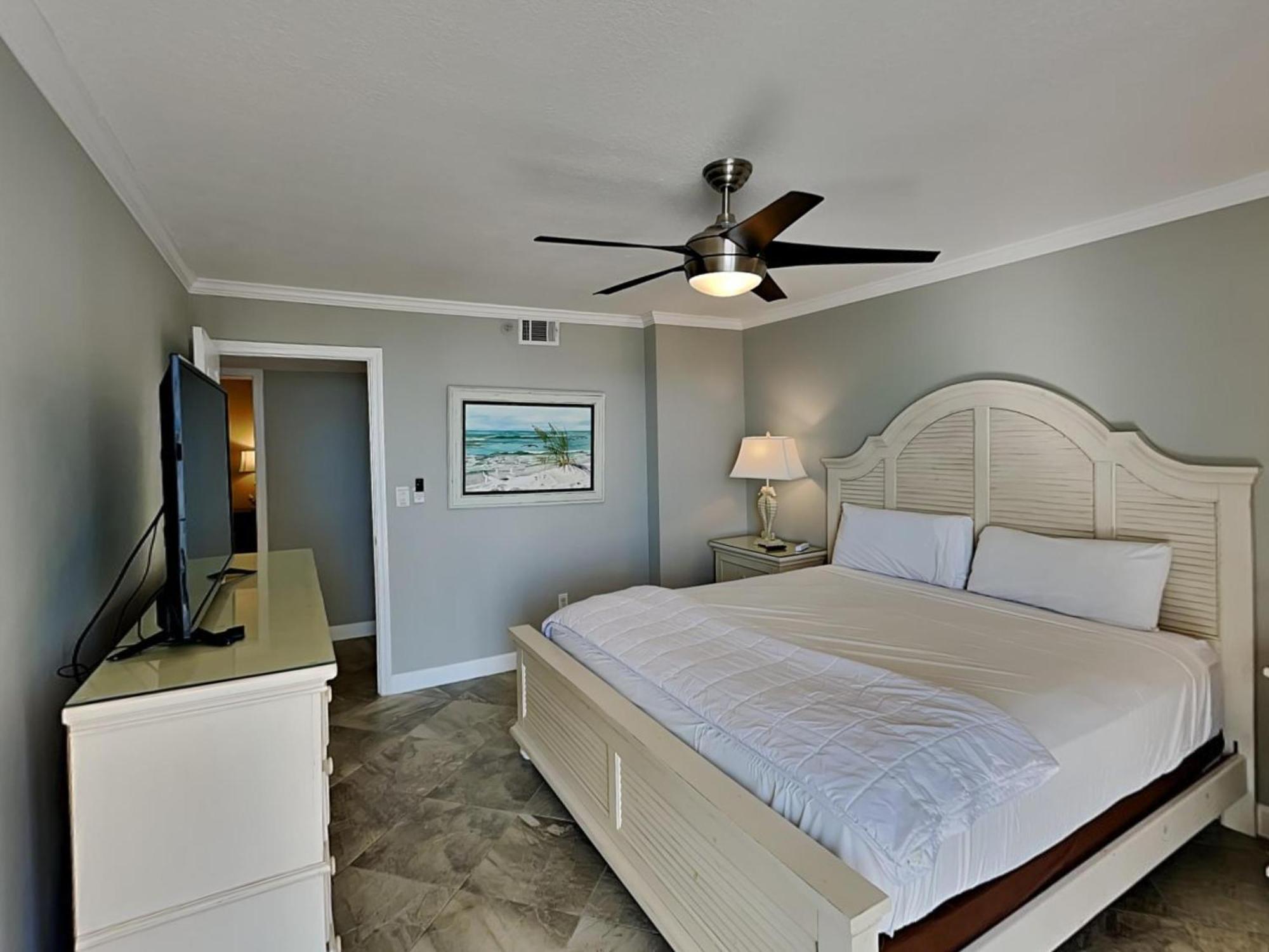 Apartment Edgewater Tower 3 Unit 301 *