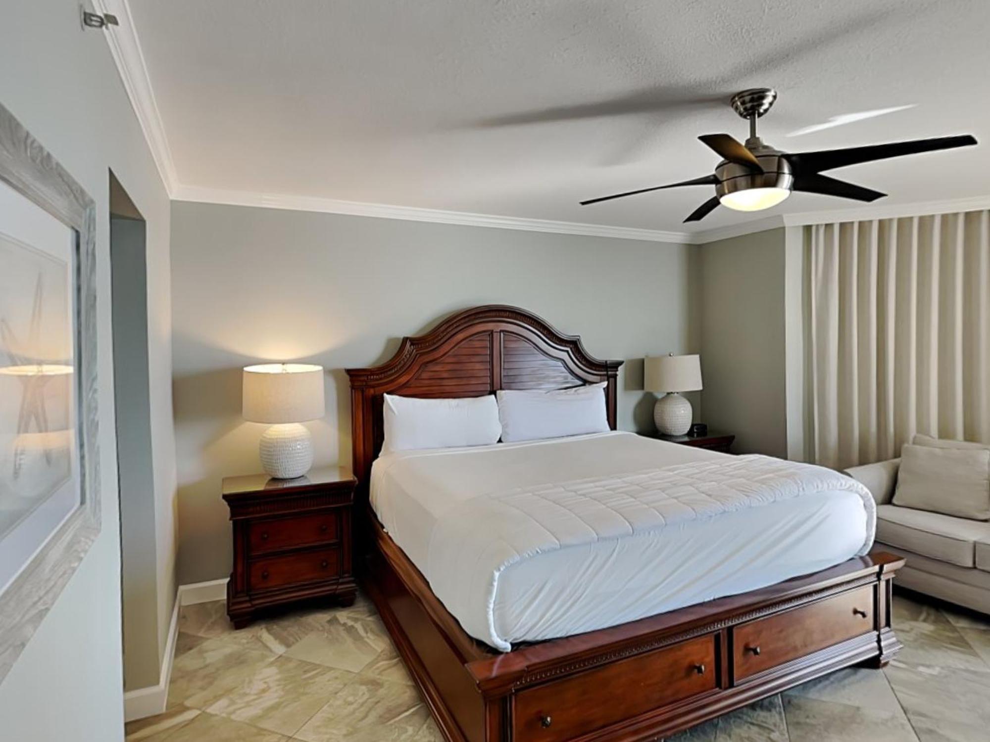 Apartment Edgewater Tower 3 Unit 301 *