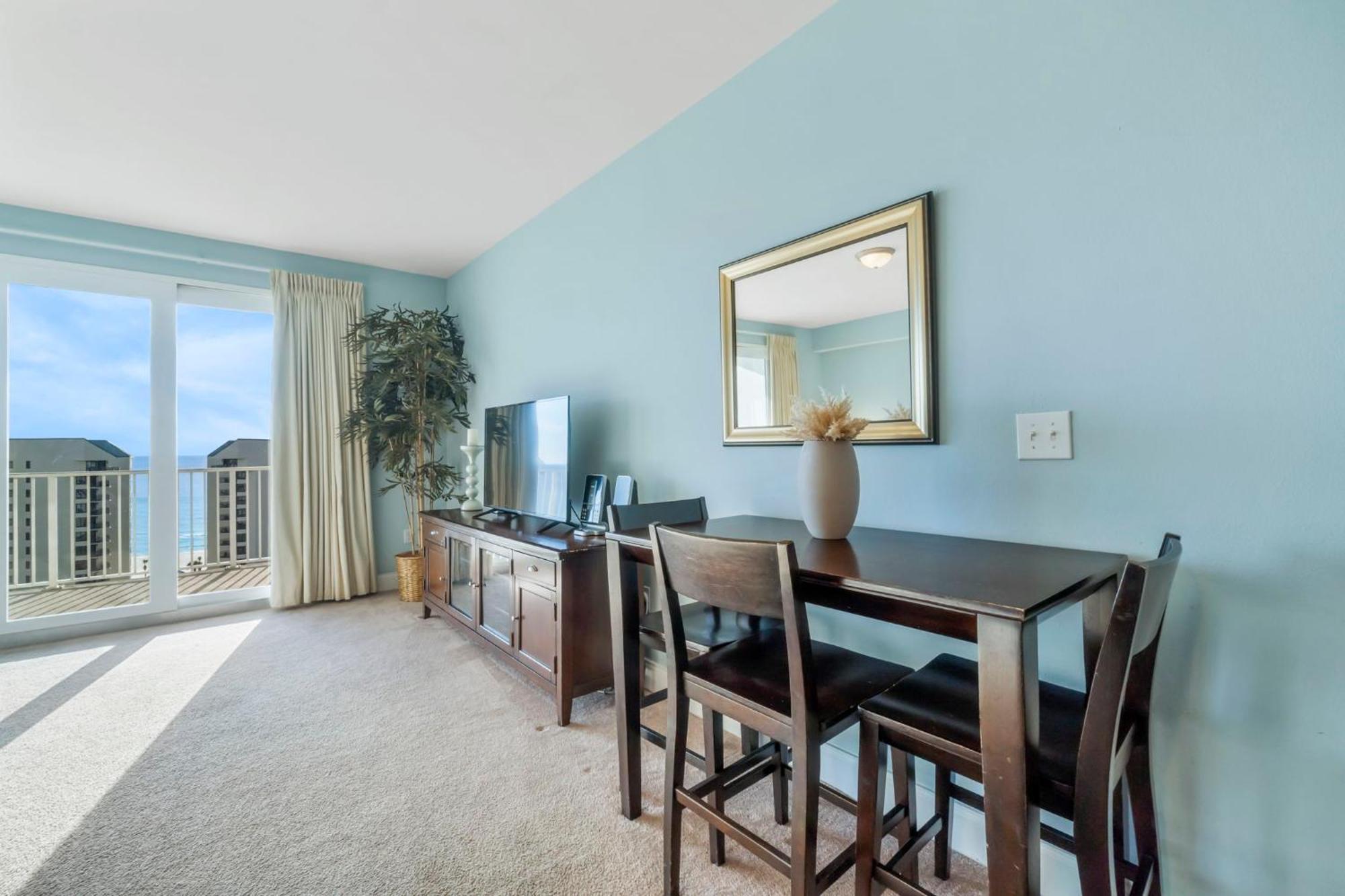 Apartment Laketown Wharf 1014