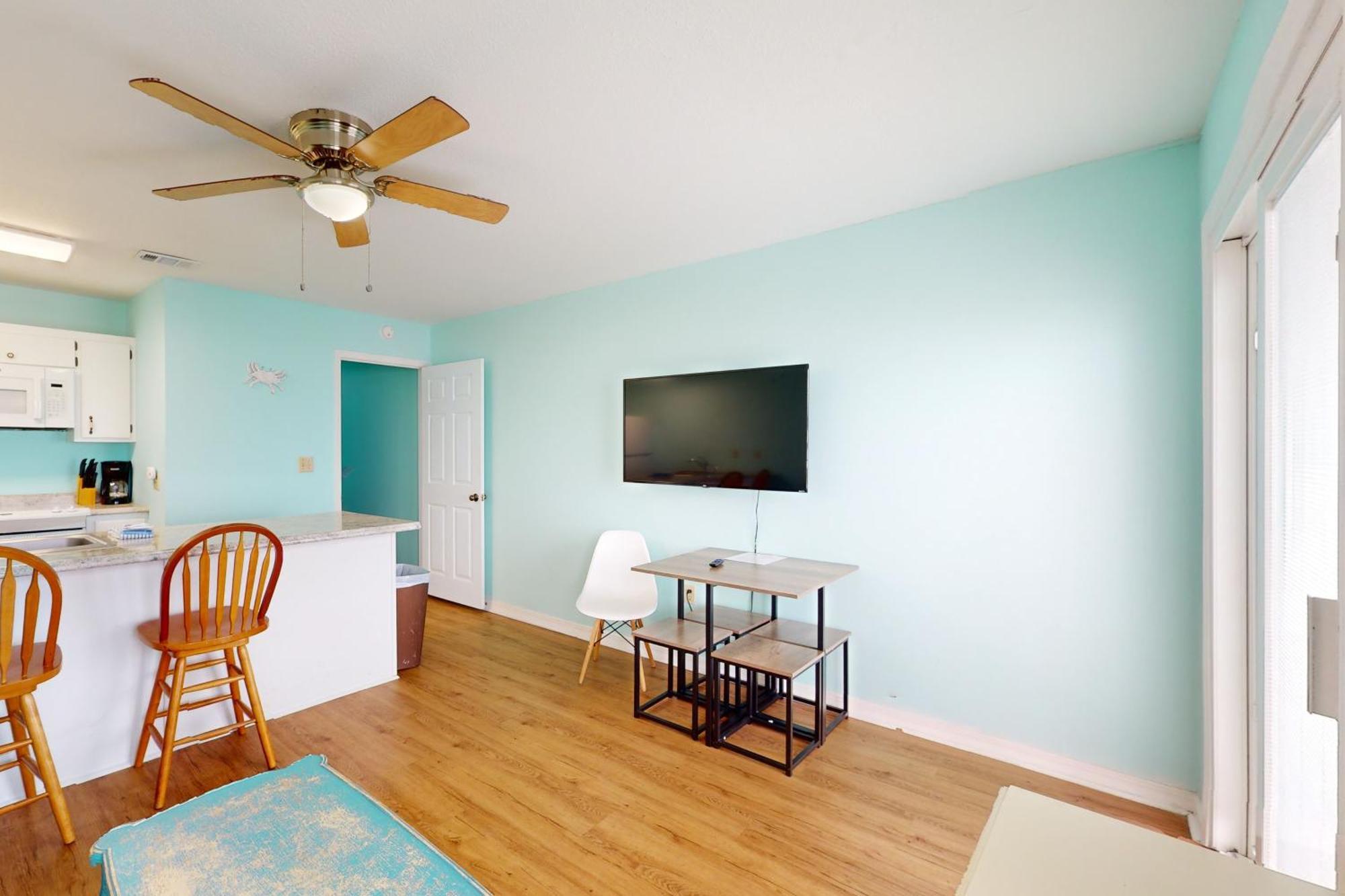 Apartment Front Retreat B1