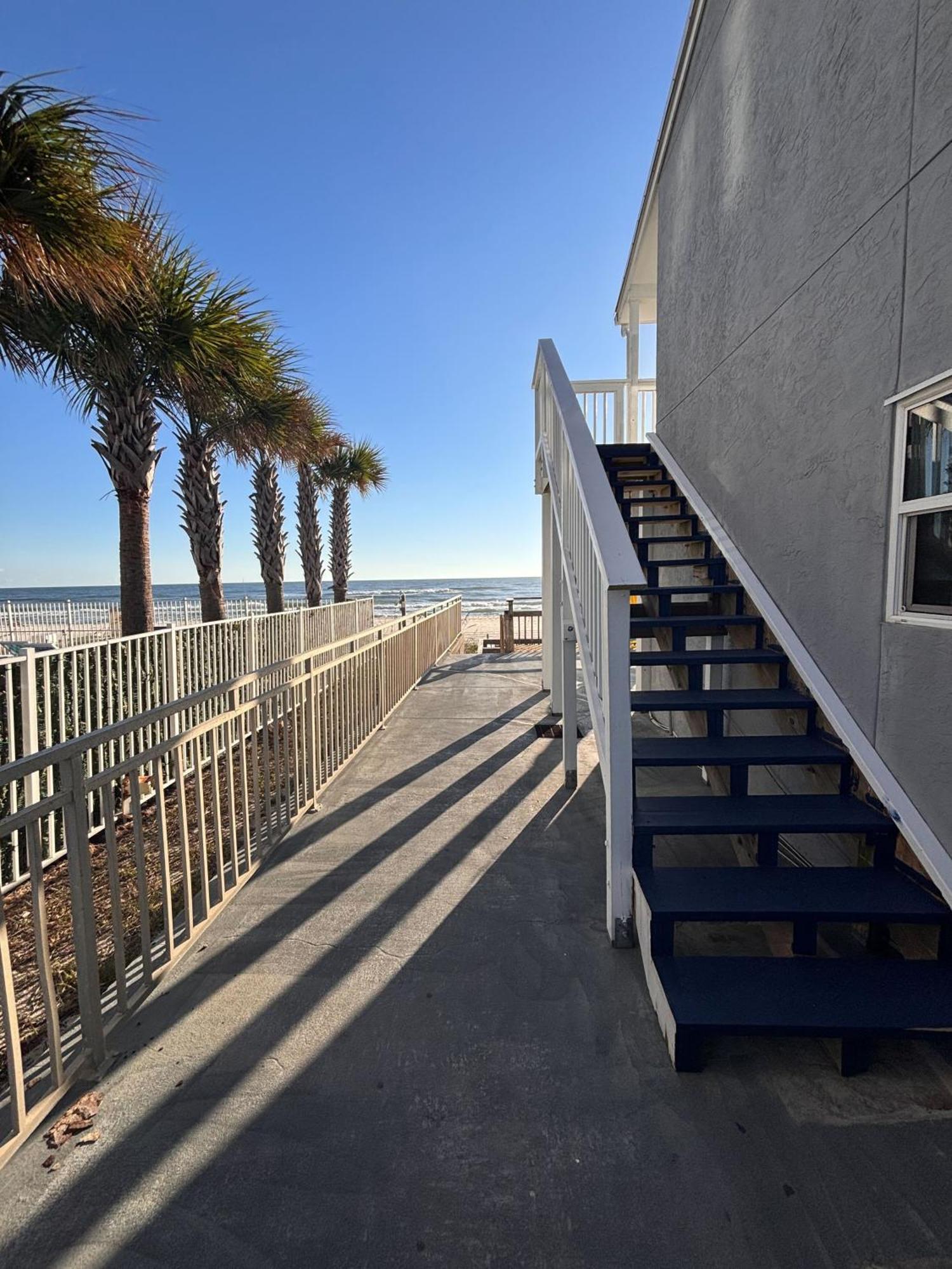 Front Retreat B1 Apartment Panama City Beach