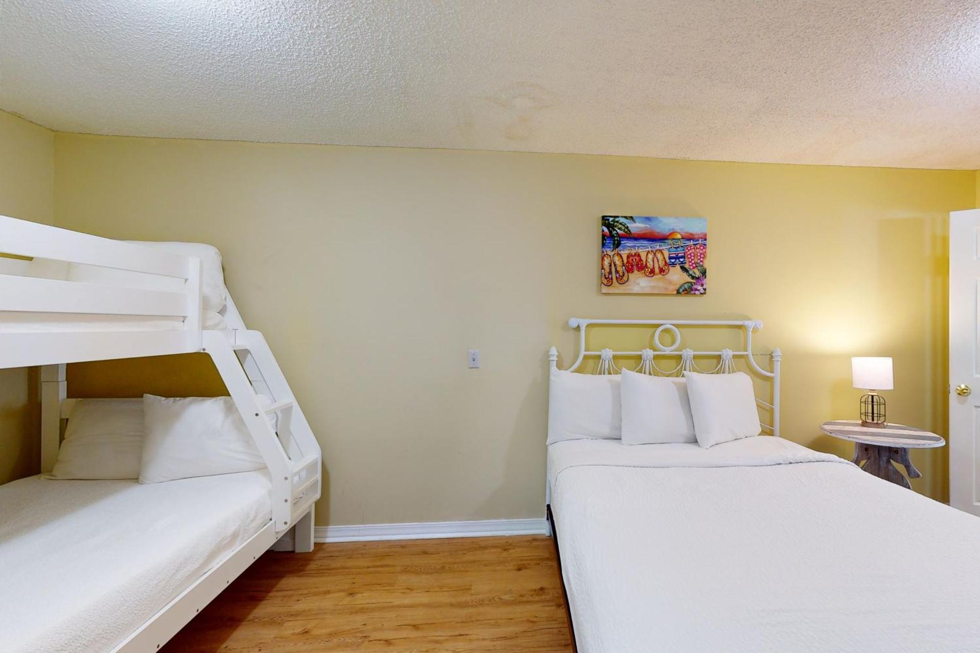 Front Retreat B1 Apartment *