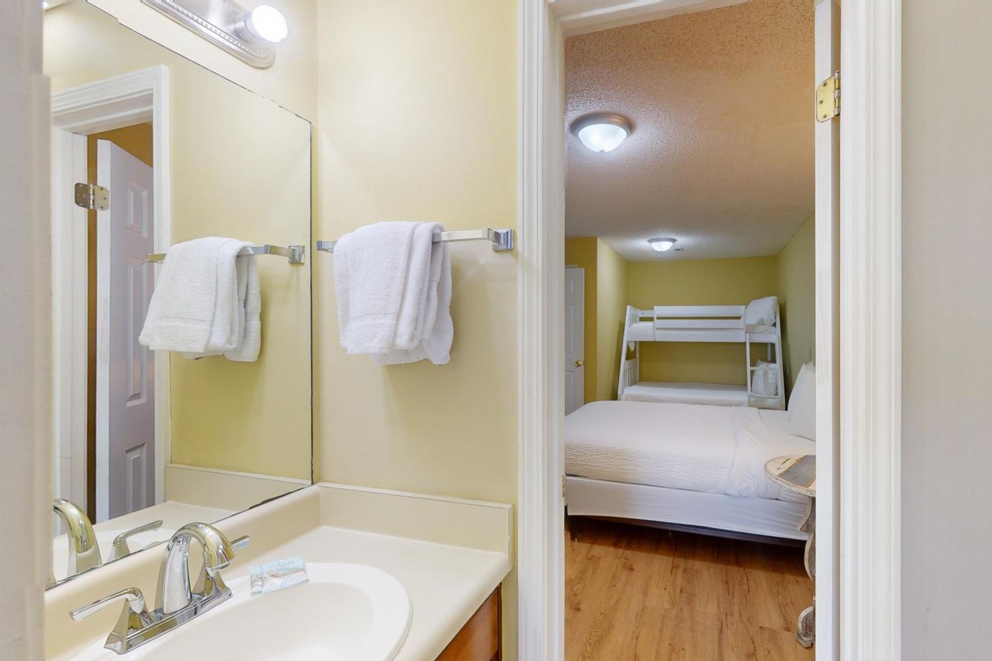 Apartment Front Retreat B1 Panama City Beach