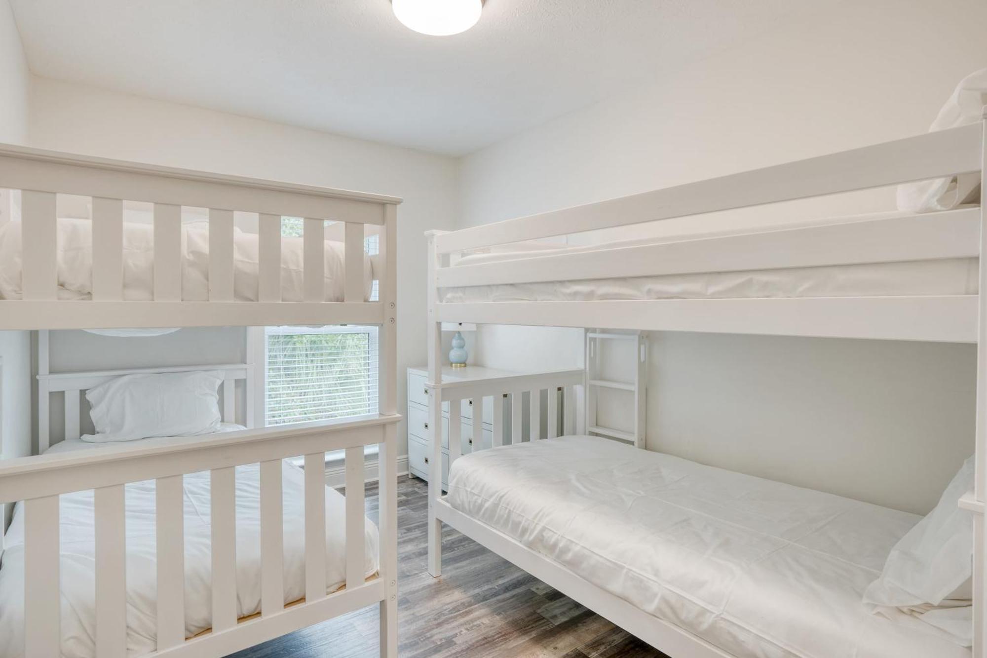 Tidal Charm By Avantstay Walk To Community Pool Balcony Ocean Views Holiday home *