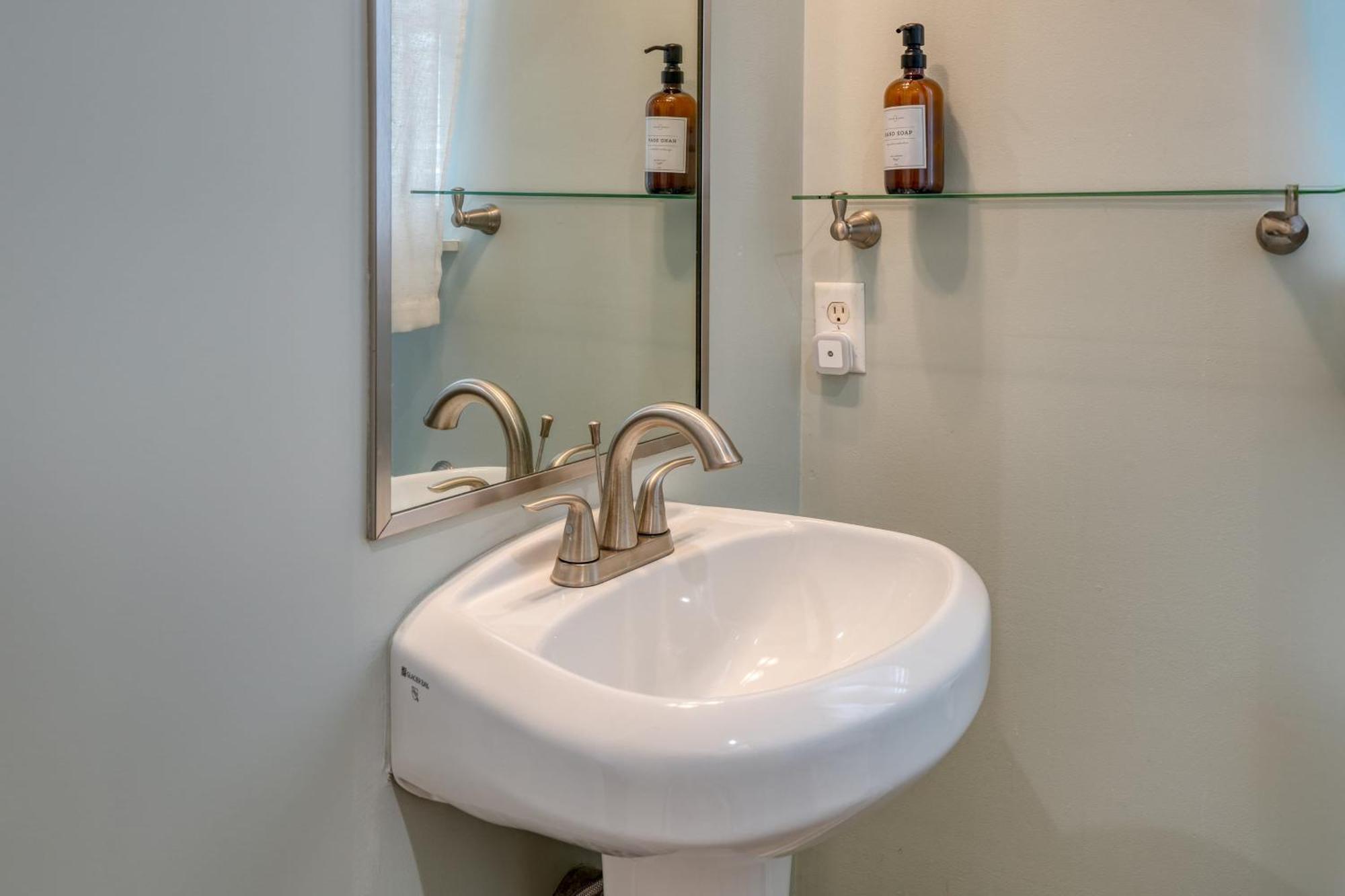 Tidal Charm By Avantstay Walk To Community Pool Balcony Ocean Views Holiday home Panama City Beach