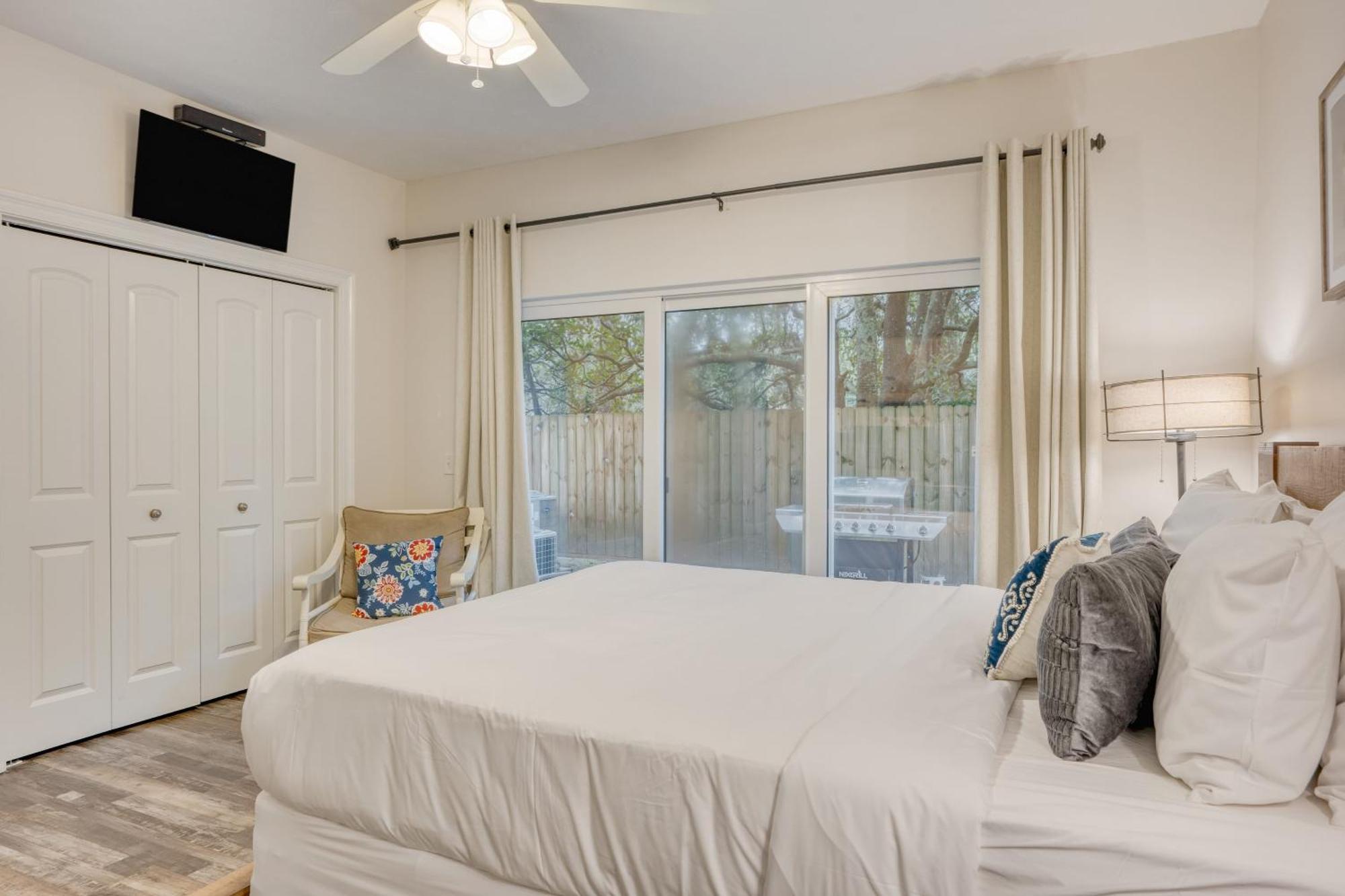 Holiday home Tidal Charm By Avantstay Walk To Community Pool Balcony Ocean Views