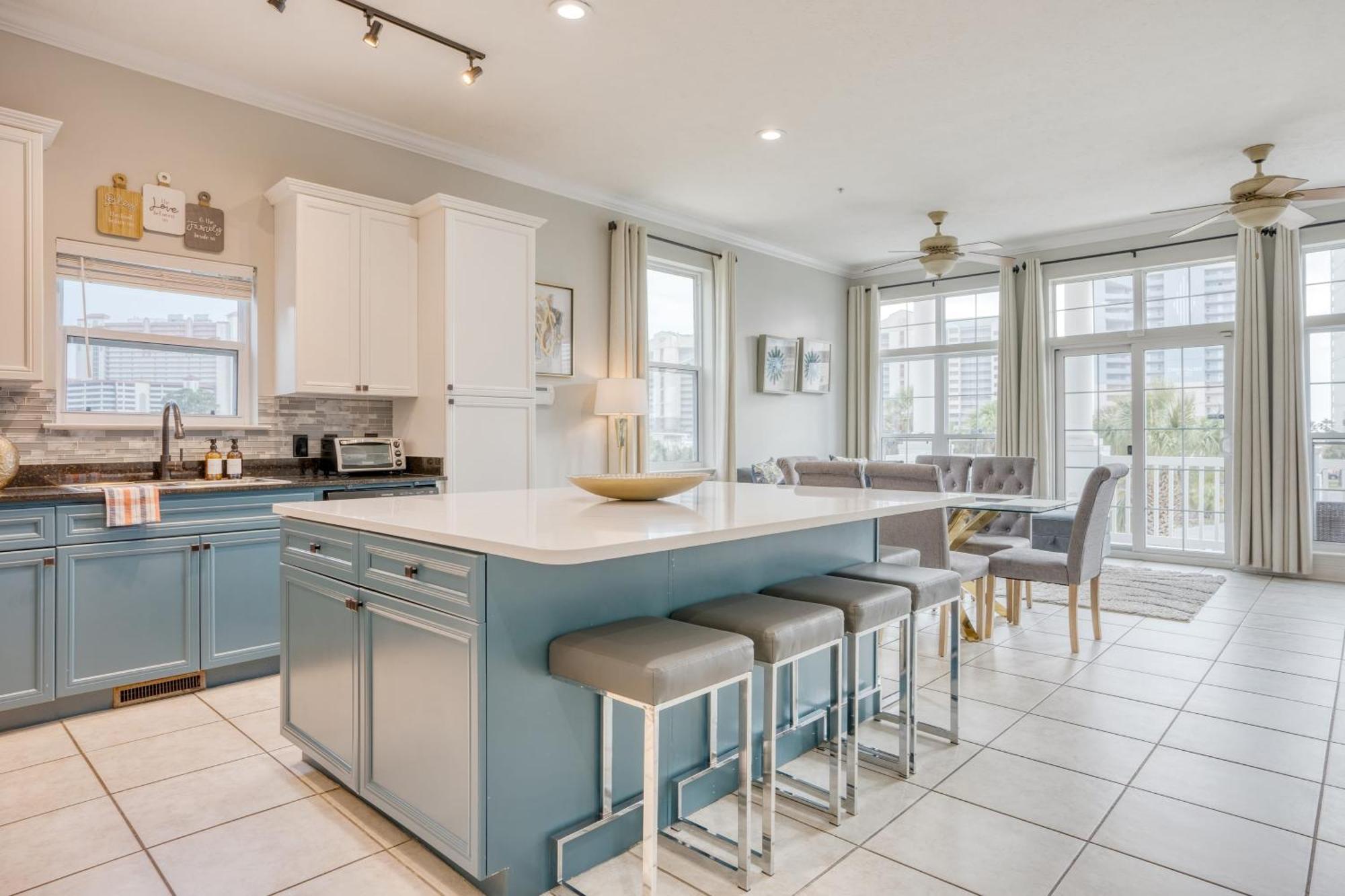Holiday home Tidal Charm By Avantstay Walk To Community Pool Balcony Ocean Views Panama City Beach