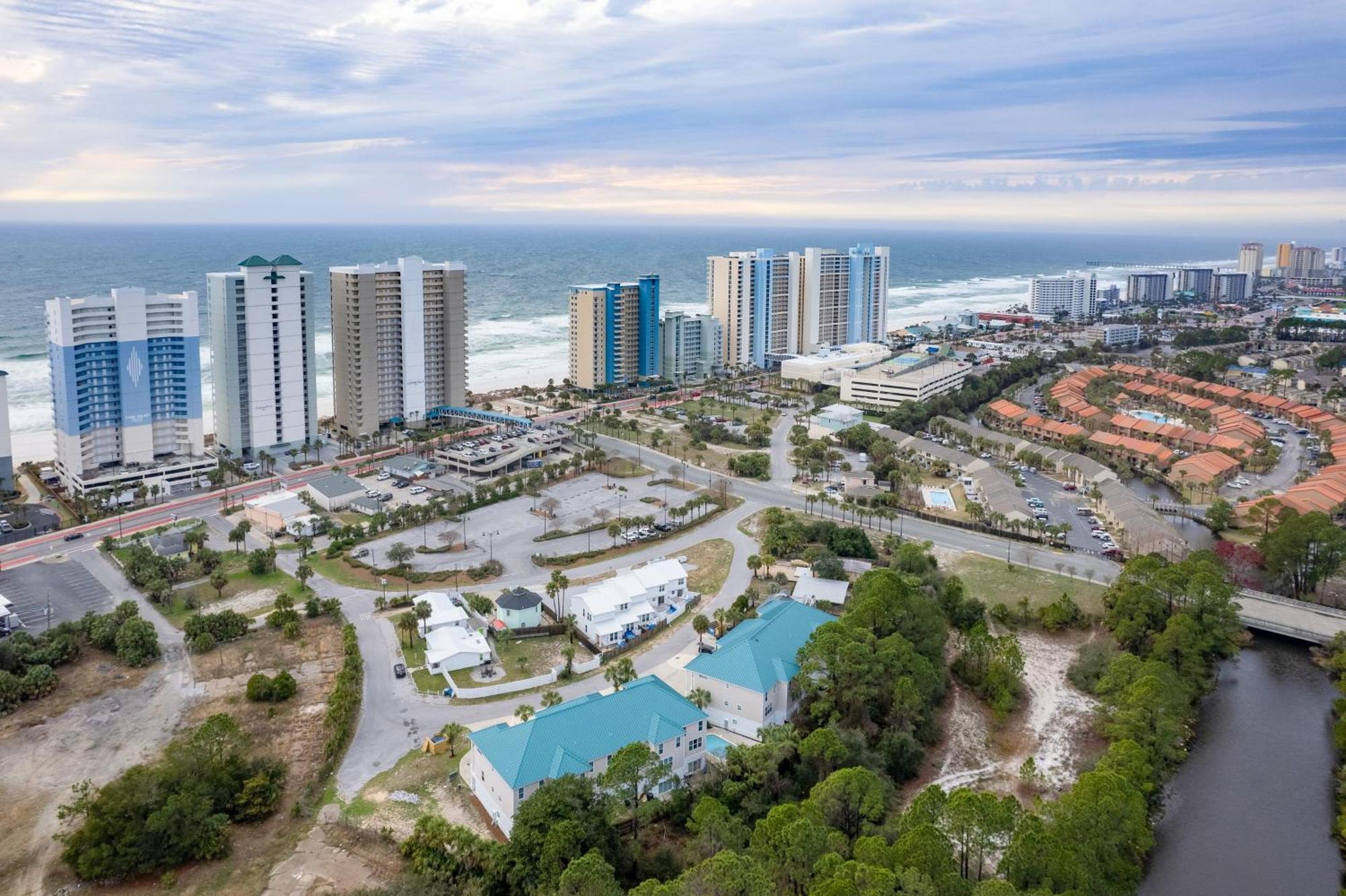 Tidal Charm By Avantstay Walk To Community Pool Balcony Ocean Views Holiday home Panama City Beach