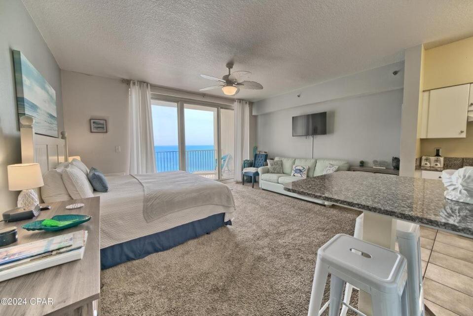 Apartment Beachfront Bliss At The Shores