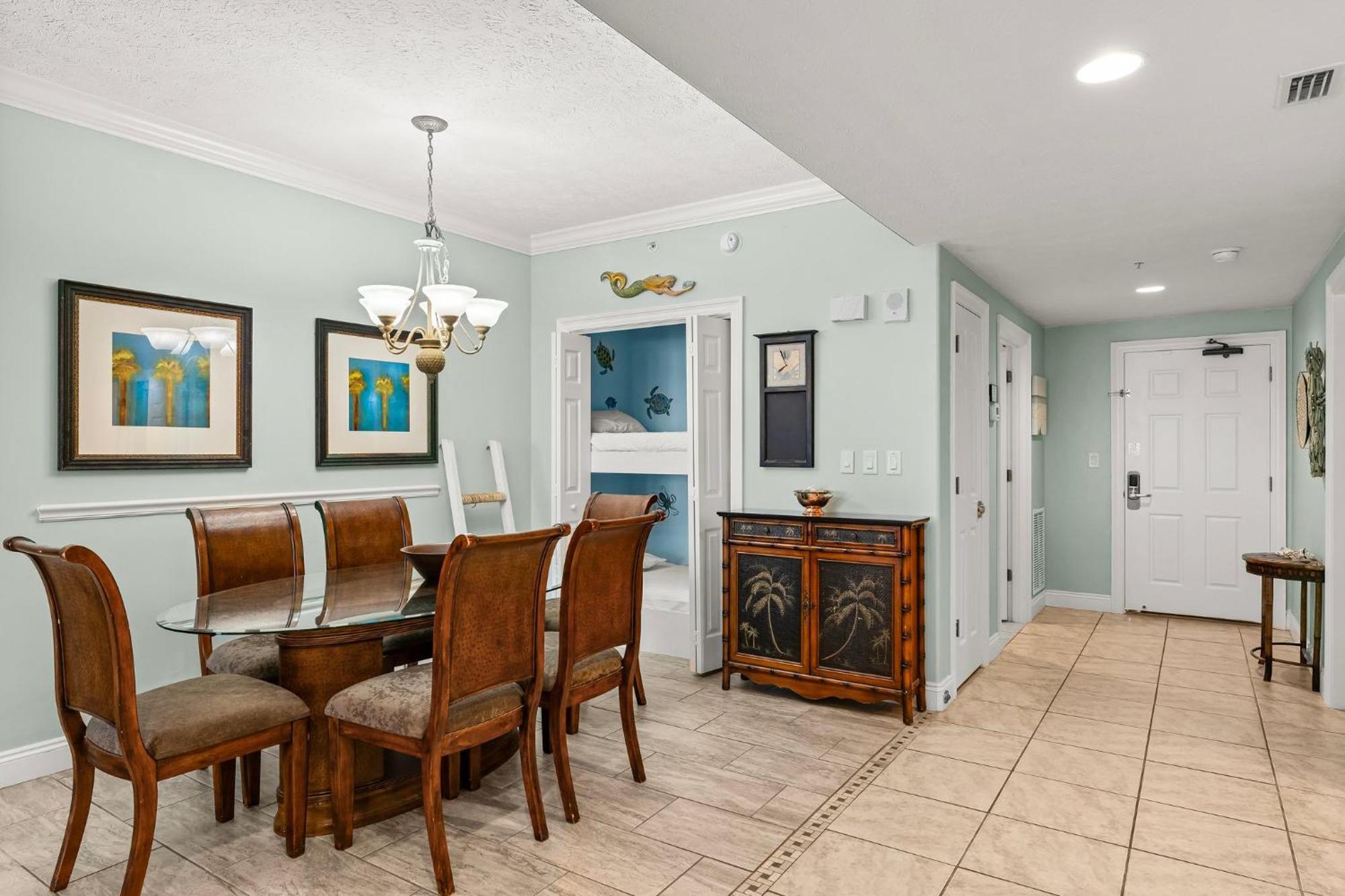Apartment Treasure Island 1710