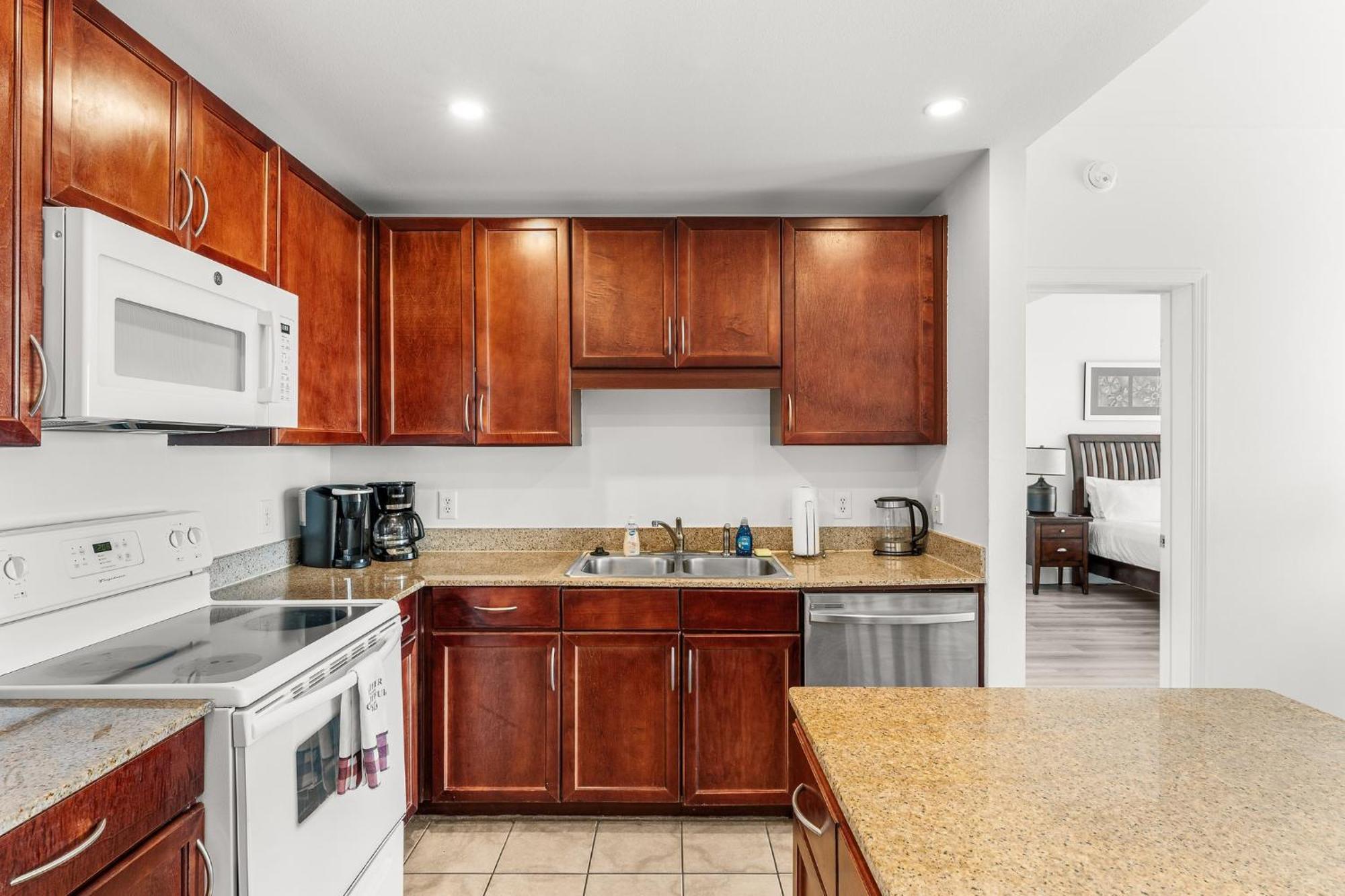 Apartment Amazing Ocean View Condo! Free Chairsservice! Sleeps 8! By Dolce Getaways Pcb Panama City Beach