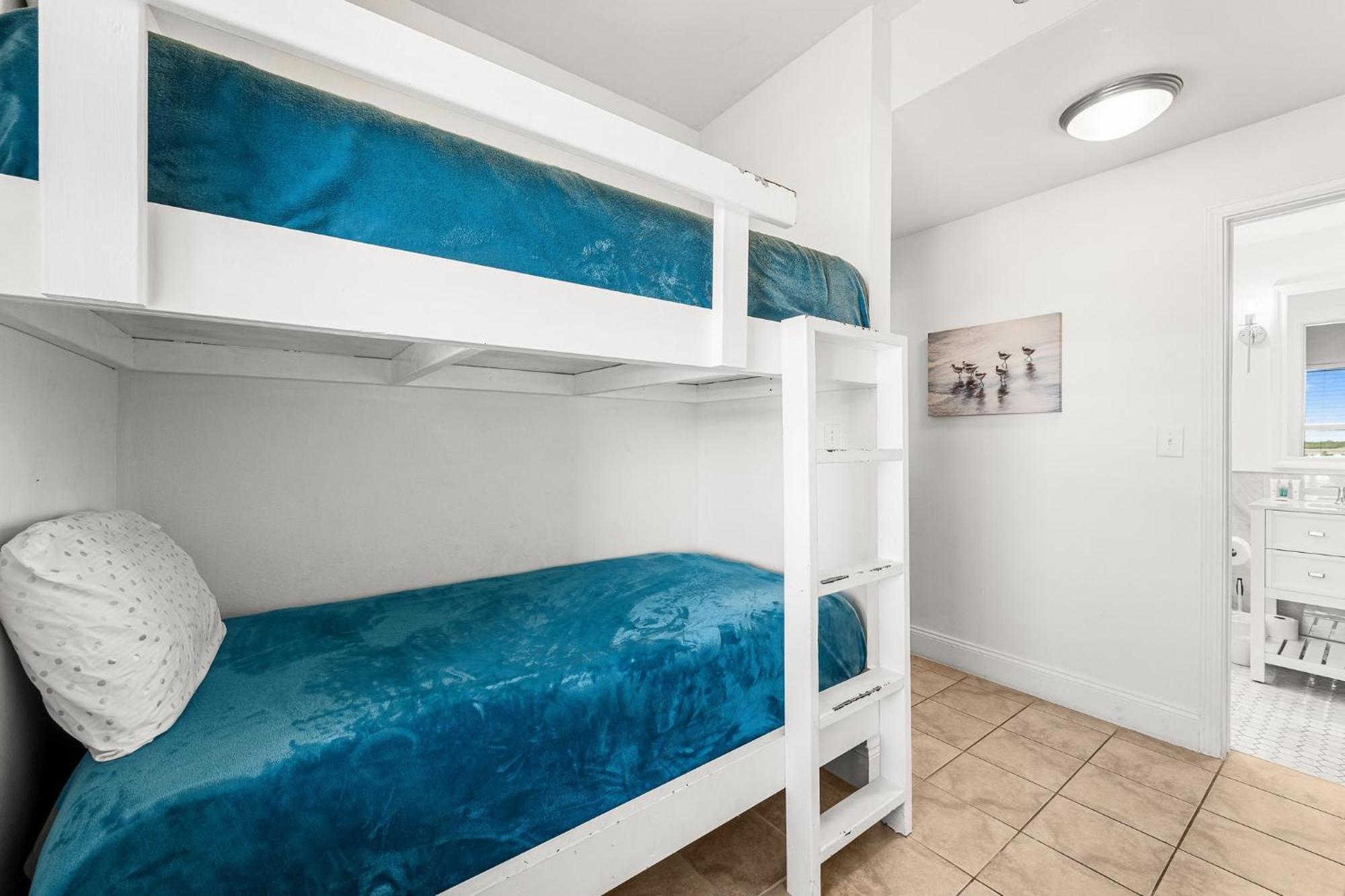 Amazing Ocean View Condo! Free Chairsservice! Sleeps 8! By Dolce Getaways Pcb Apartment *