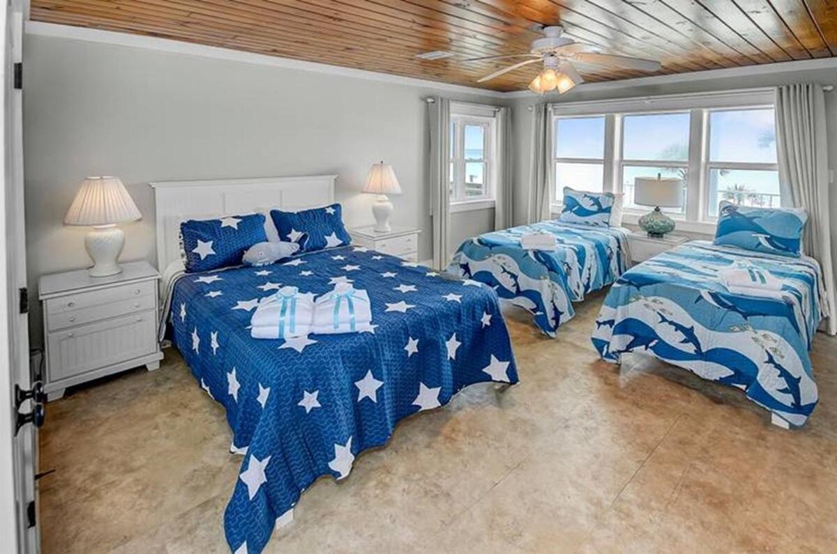 Roost Front 7 Bedroom Sleeps 20 Holiday home *