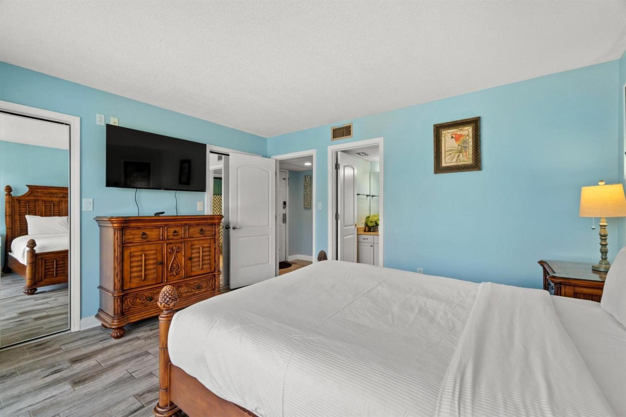 Edgewater 1507 Apartment