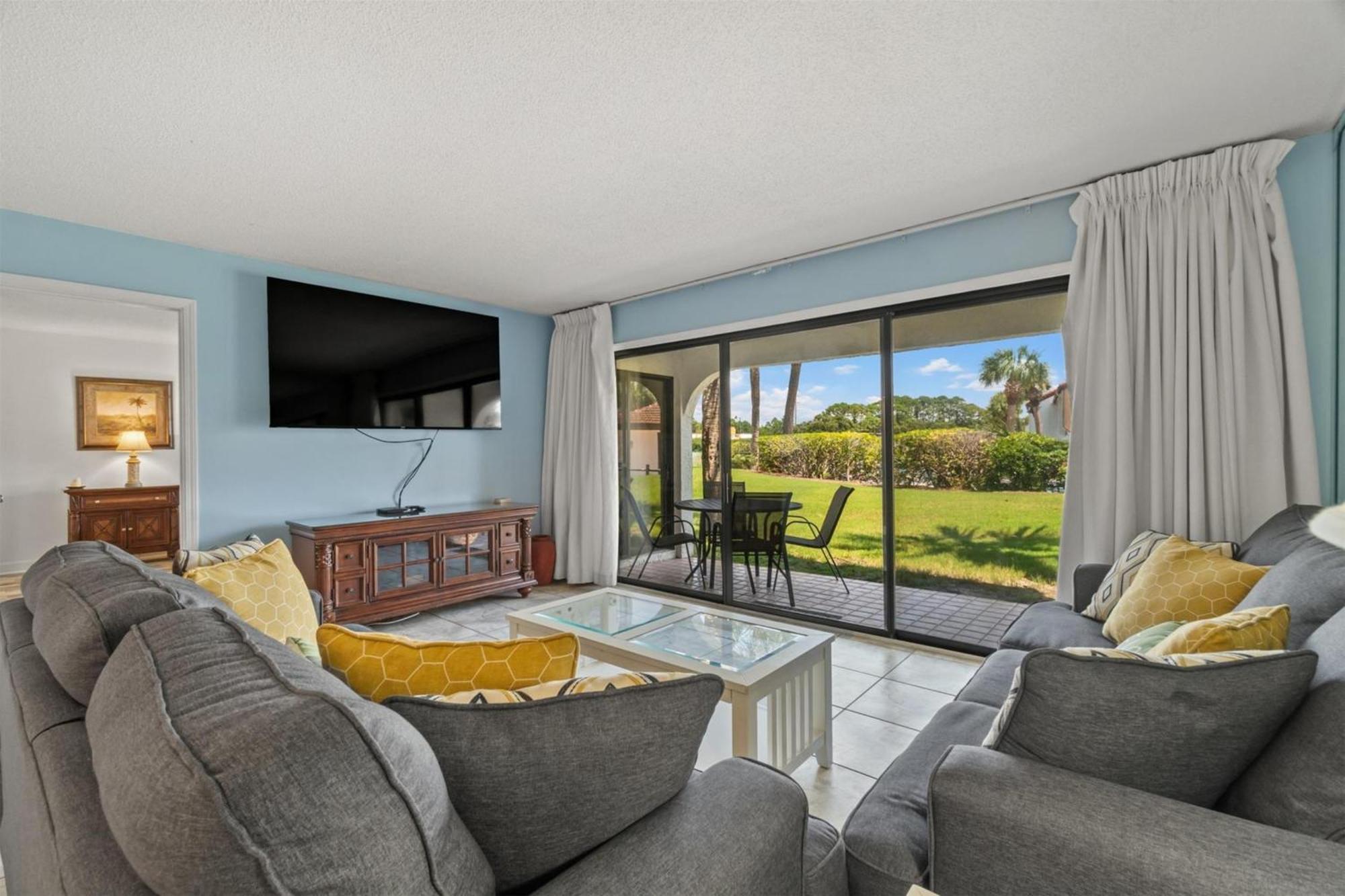 Edgewater 1507 Apartment
