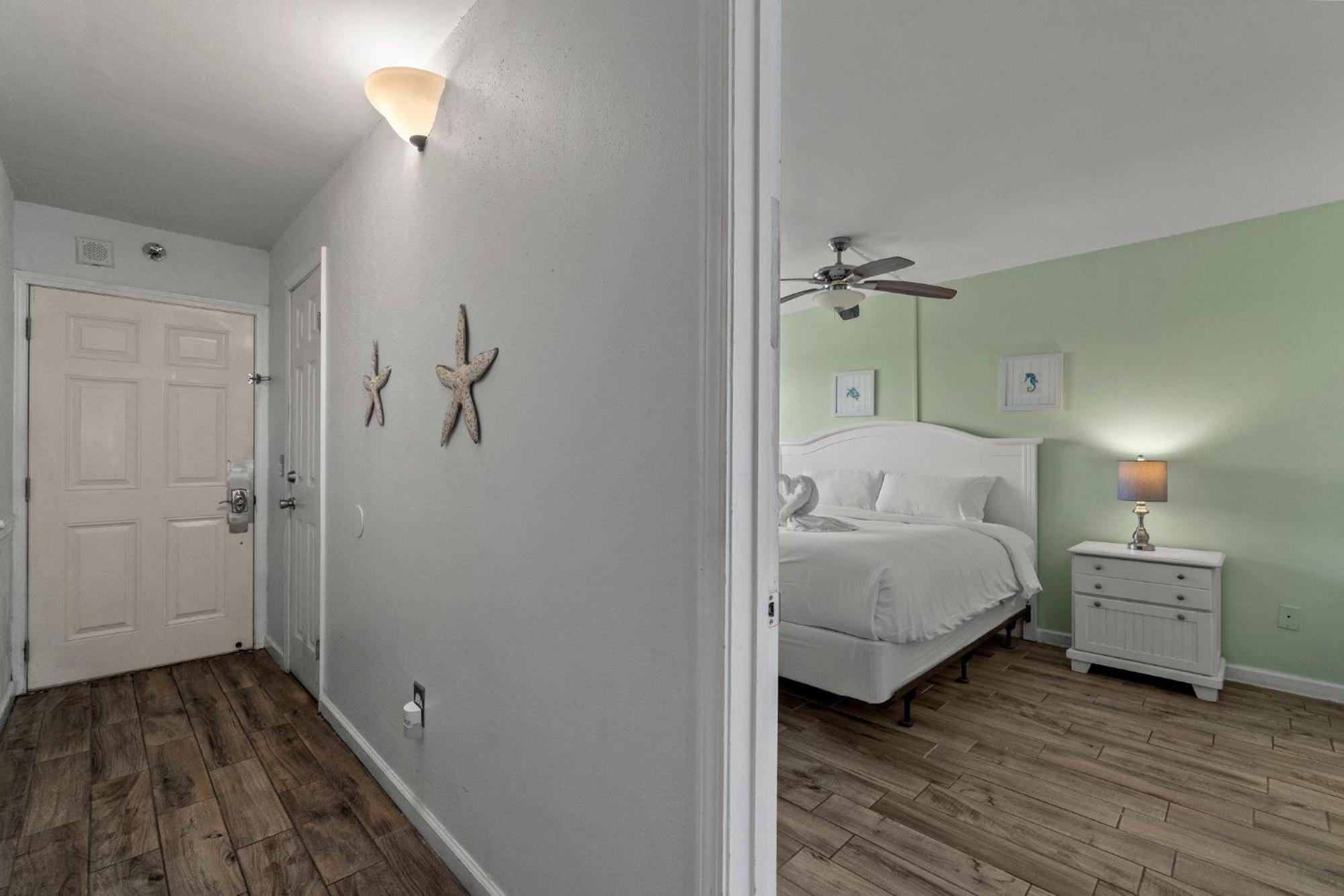 The Summit 1213 Apartment