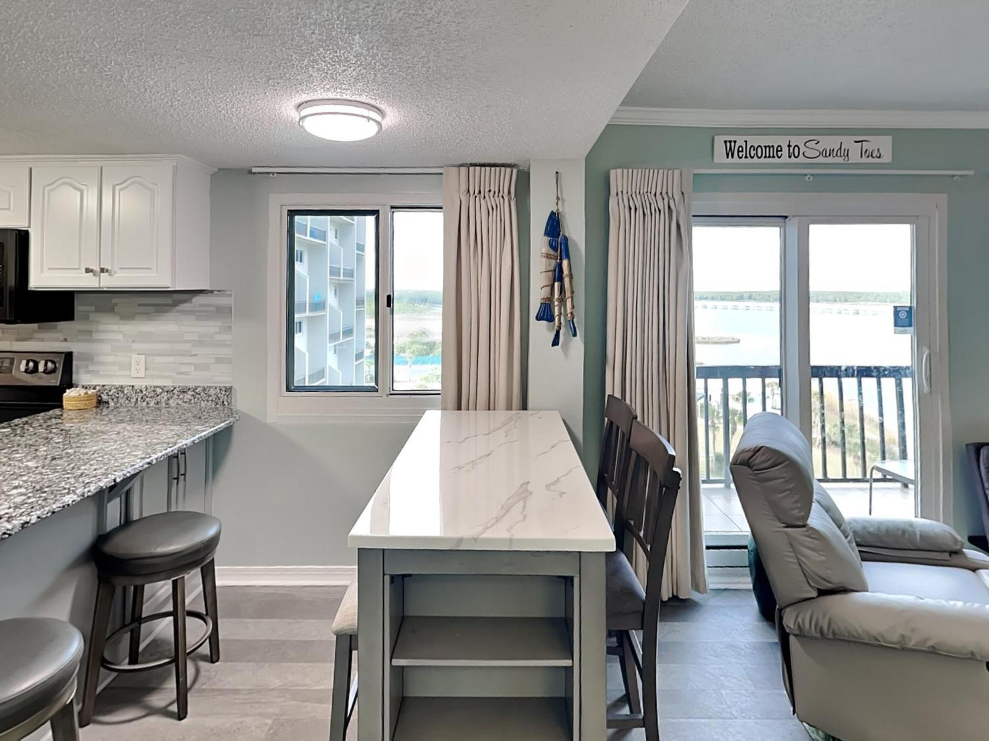 Apartment Pinnacle Port A-702
