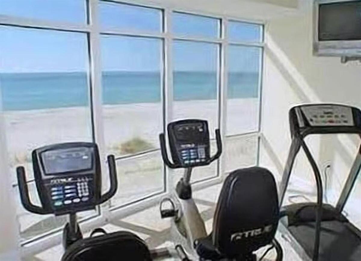 Apartment Ocean 606 *