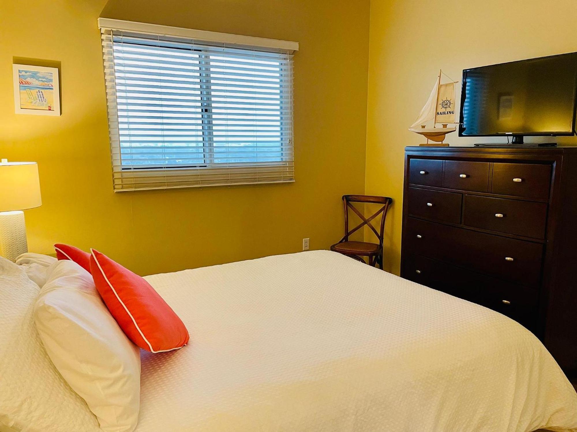 Sterling Breeze 1204 Holiday home