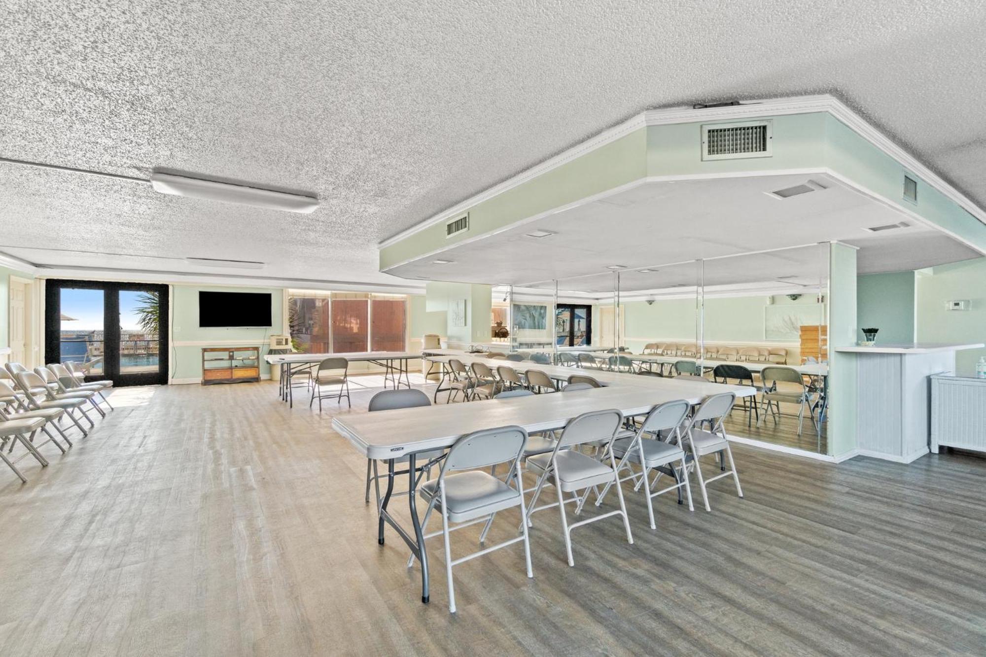 Apartment Regency Towers 307
