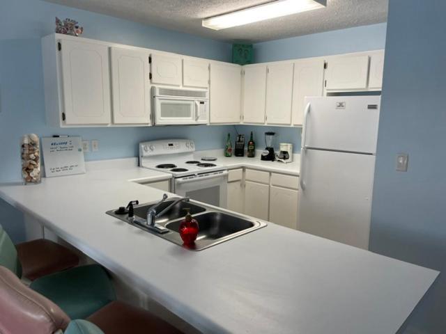 Peachtree Place Ii C202 Apartment