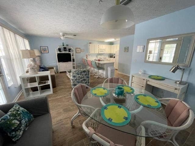 Peachtree Place Ii C202 Apartment *