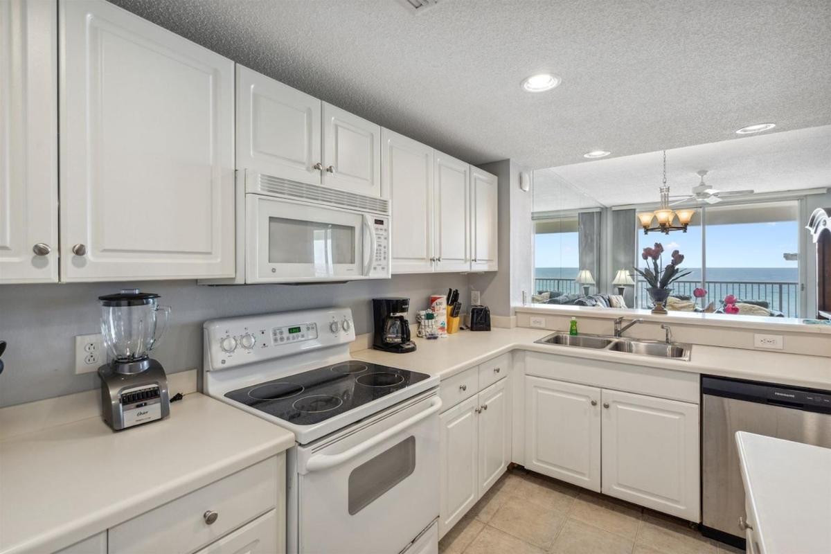 Majestic Condo- Tower 2 #206 3 Bedroom 3 Ba Floor! Apartment