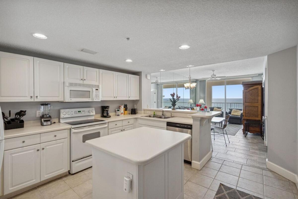 Majestic Condo- Tower 2 #206 3 Bedroom 3 Ba Floor! Panama City Beach