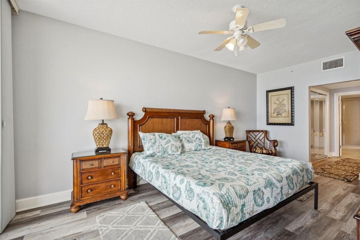 Majestic Condo- Tower 2 #206 3 Bedroom 3 Ba Floor! Apartment
