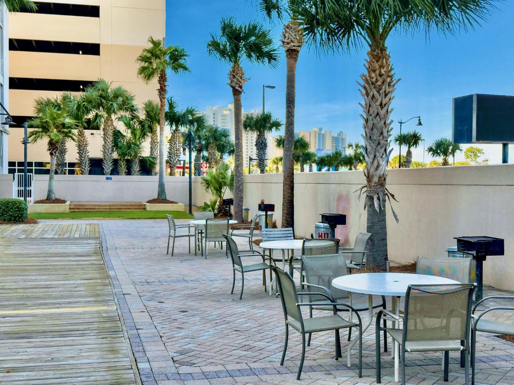 Spacious 1-bedroom! Ocean Views & 5 Pools Resort! By Dolce Getaways Pcb