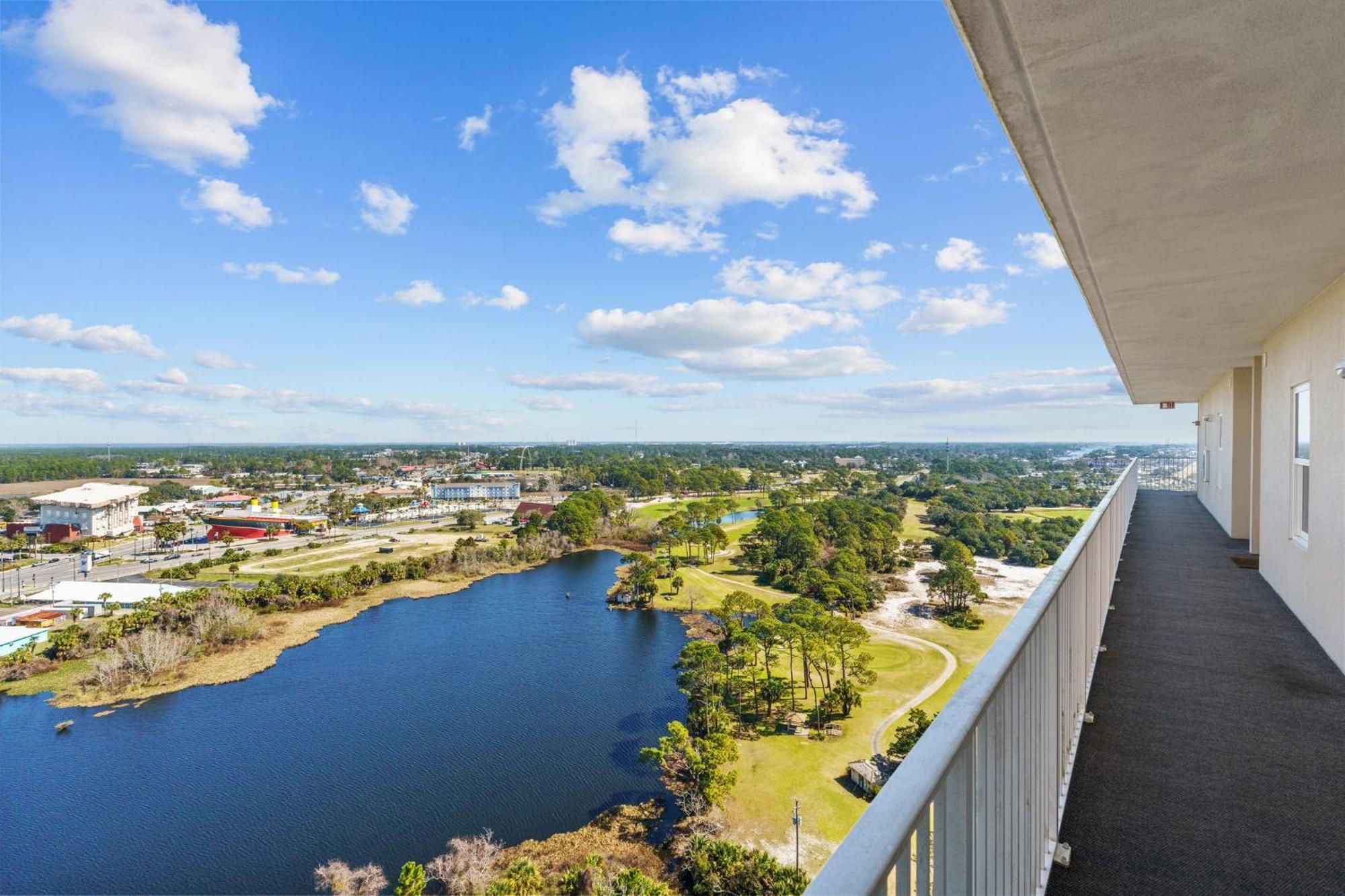 Apartment Spacious 1-bedroom! Ocean Views & 5 Pools Resort! By Dolce Getaways Pcb