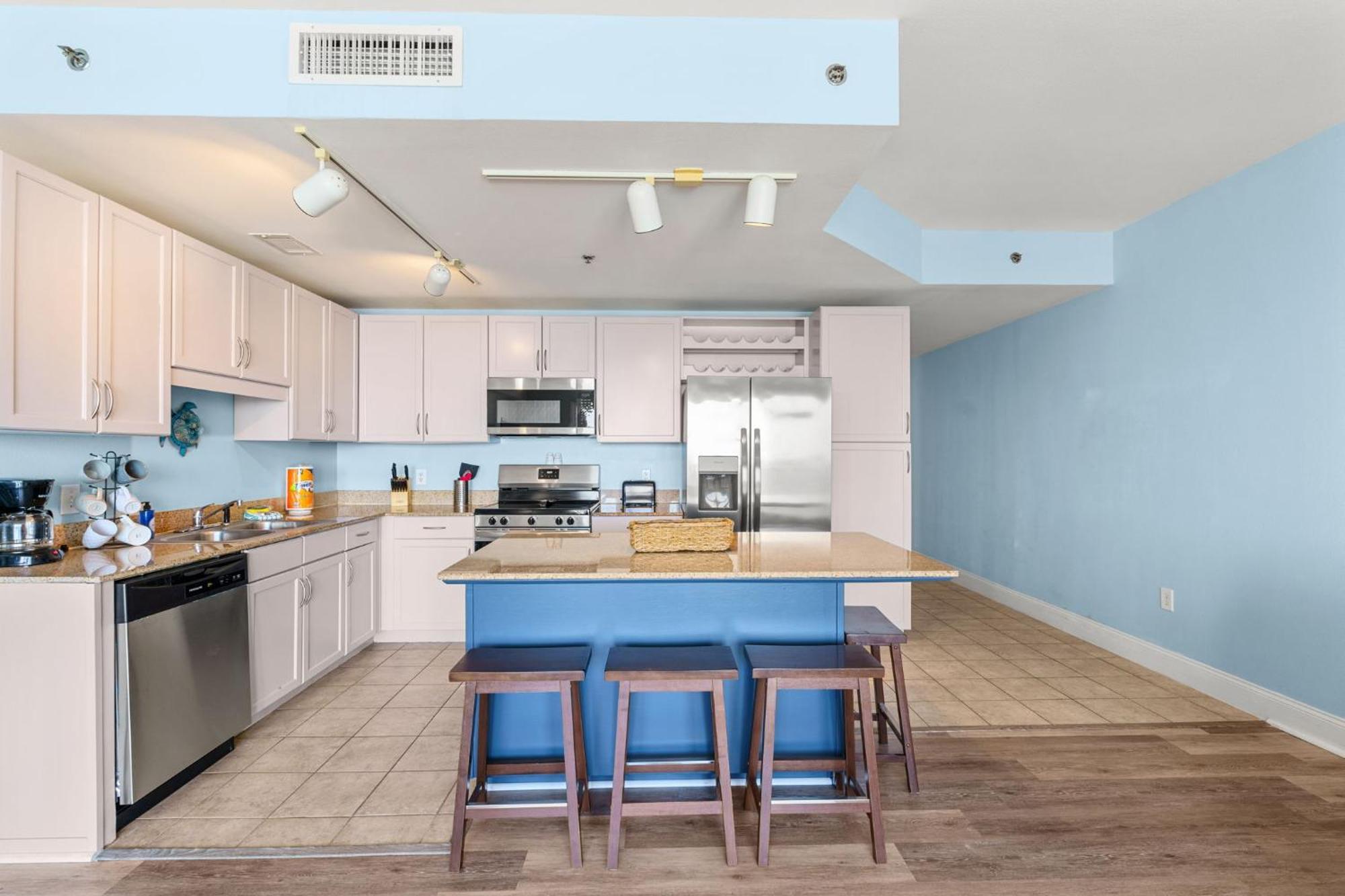 Spacious 1-bedroom! Ocean Views & 5 Pools Resort! By Dolce Getaways Pcb Apartment *
