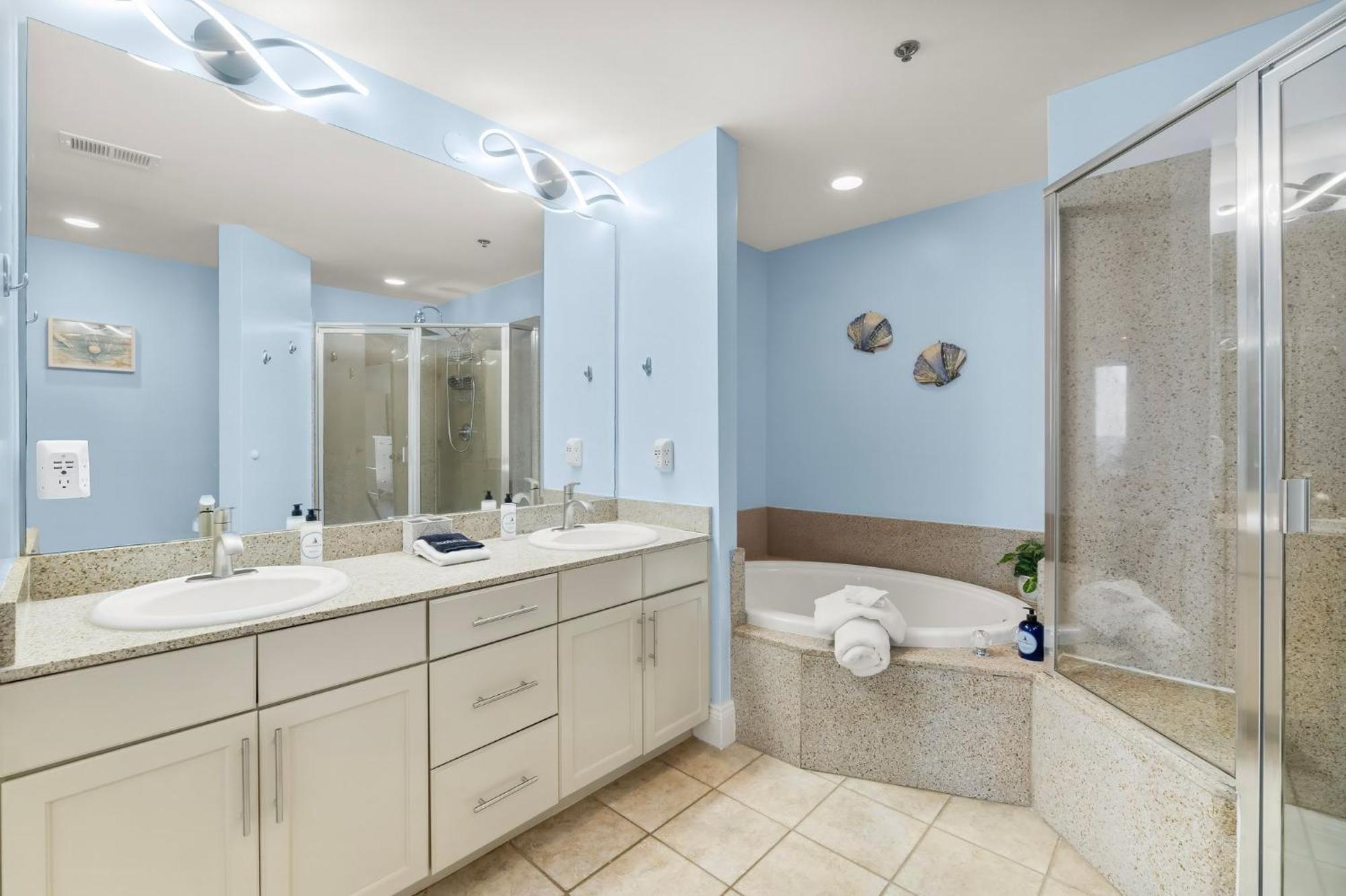 She Sells Seashells By The Seashore - Laketown Wharf #725 By Nautical