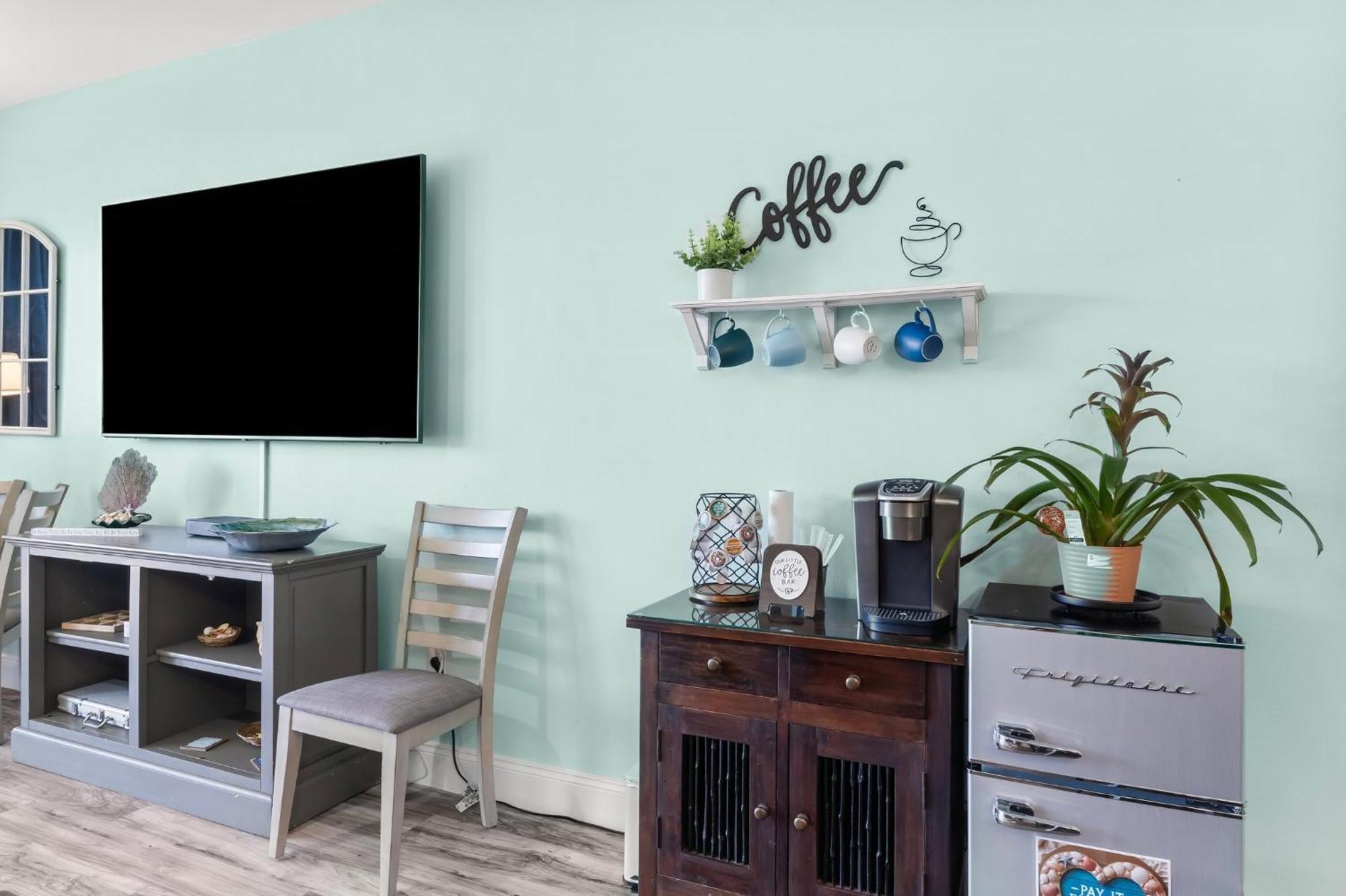 She Sells Seashells By The Seashore - Laketown Wharf #725 By Nautical Holiday home