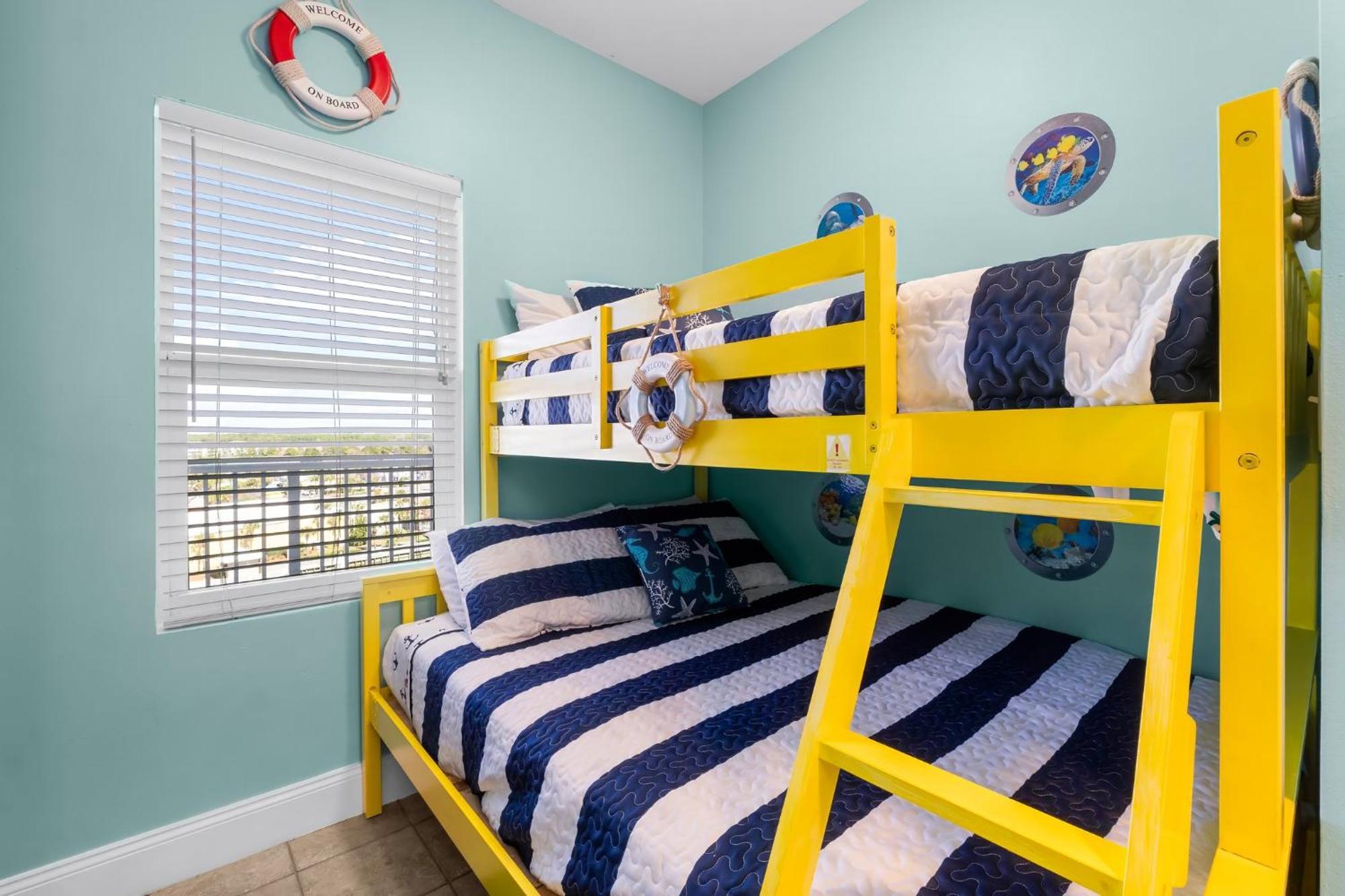 She Sells Seashells By The Seashore - Laketown Wharf #725 By Nautical Holiday home *
