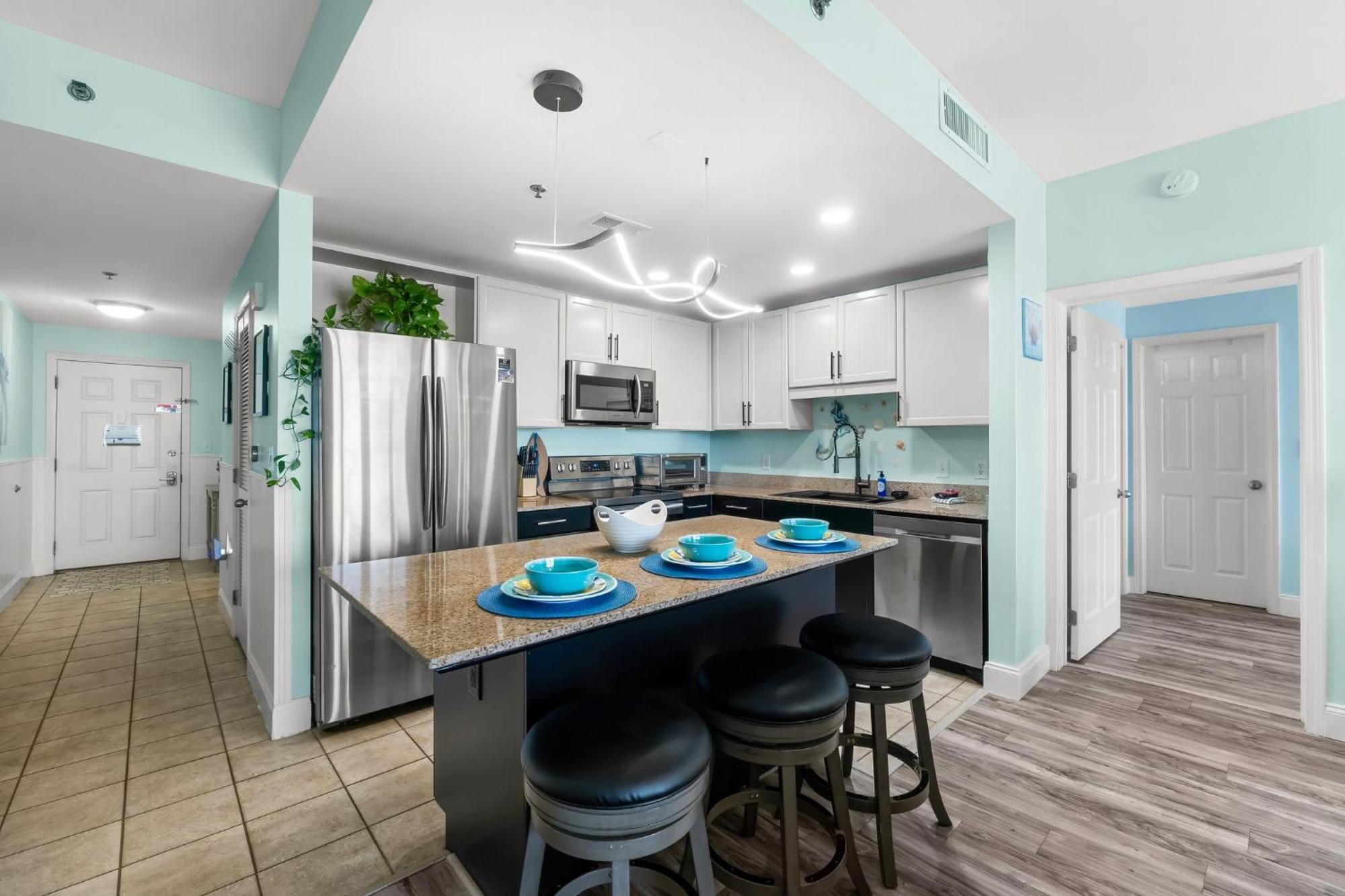 She Sells Seashells By The Seashore - Laketown Wharf #725 By Nautical Holiday home