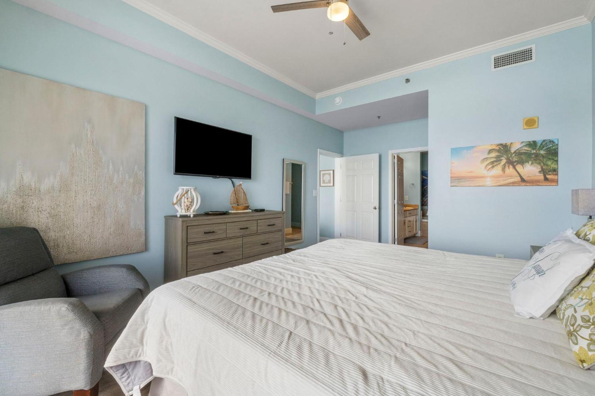 Penthouse Perfection At Laketown Wharf #2127 By Nautical