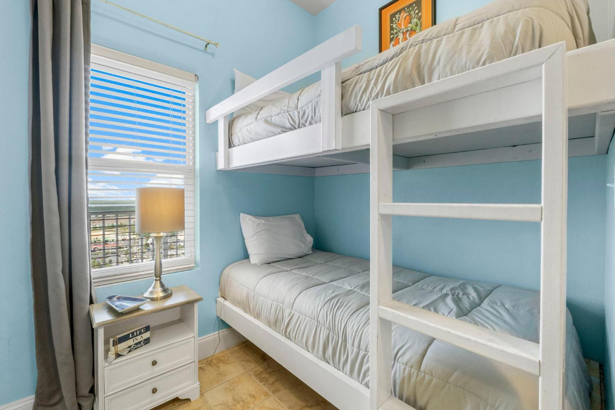 Penthouse Perfection At Laketown Wharf #2127 By Nautical *