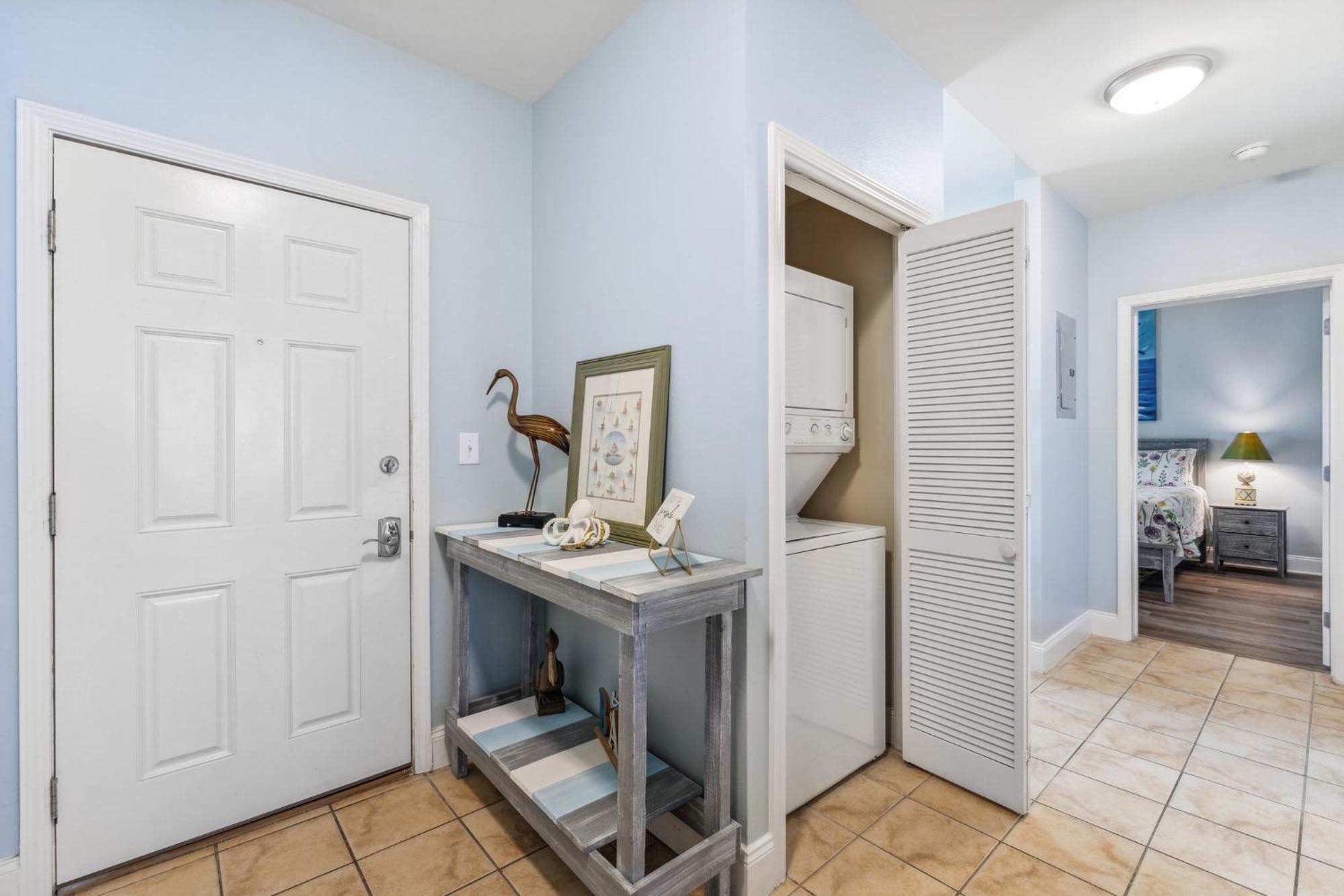 Penthouse Perfection At Laketown Wharf #2127 By Nautical Holiday home *