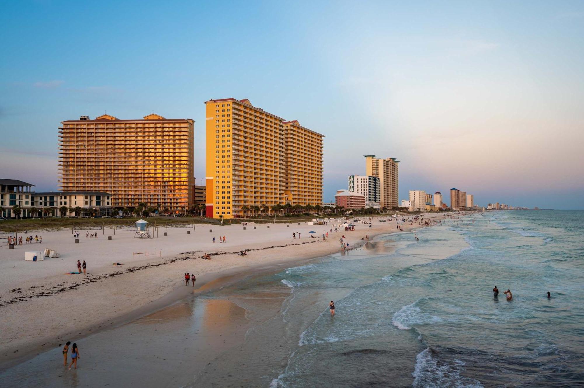 Calypso 3 New Relax Unwind Luxury Pcb Next To Pier Park 3 Bed 2 Bath Pool Hot Tub Tikki Bar Holiday home *