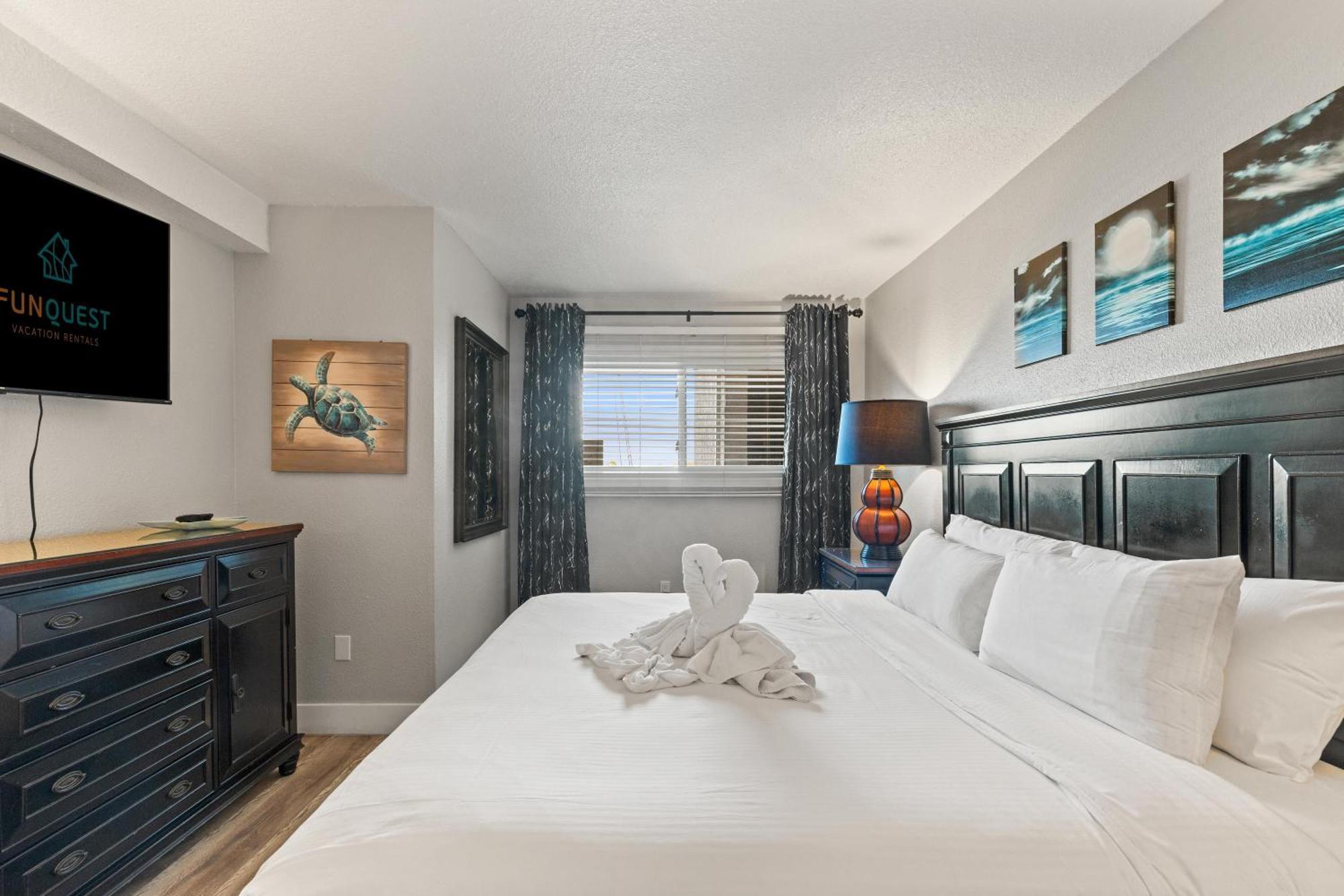The Summit 515 Apartment