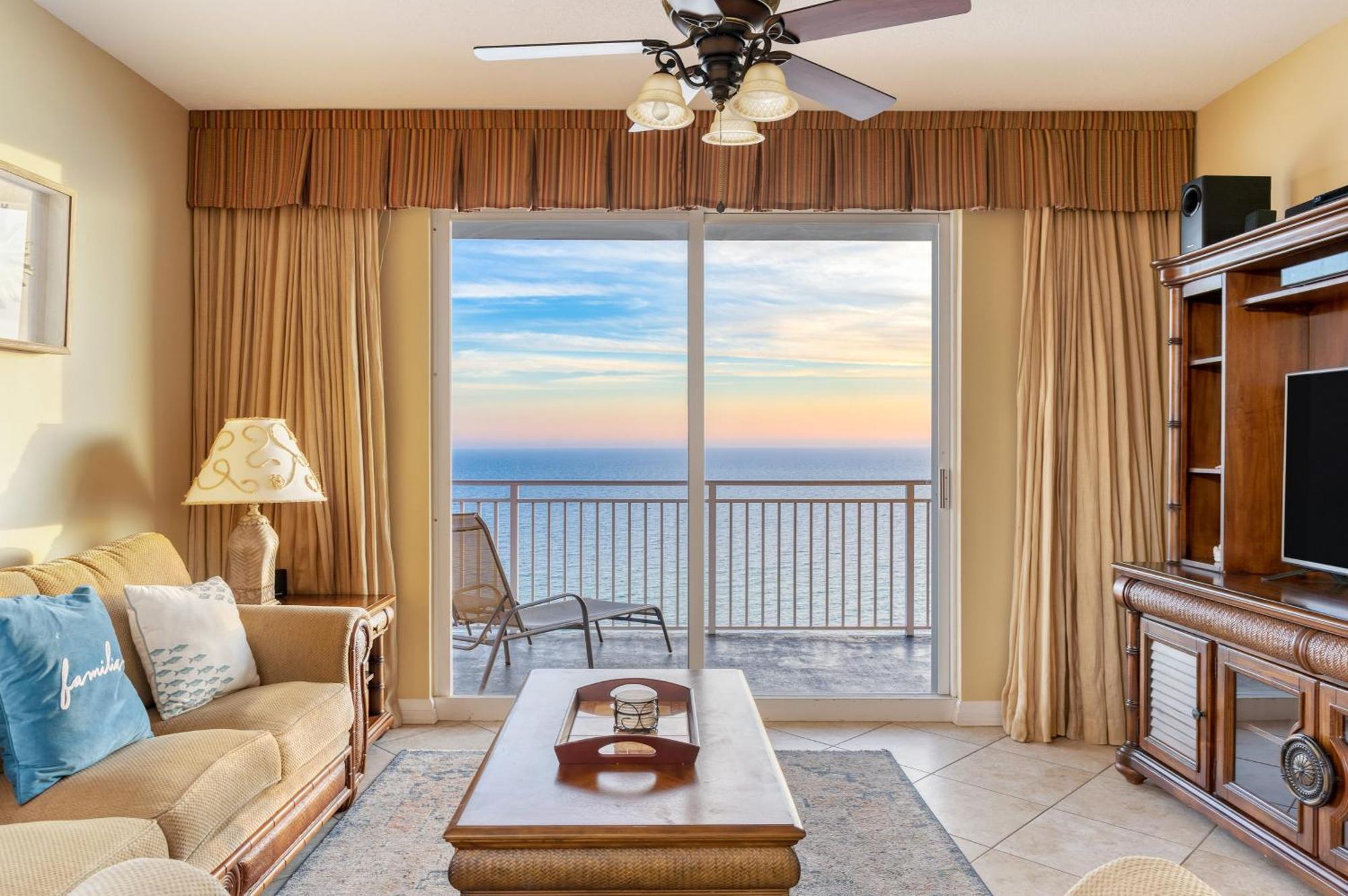 Sunscape By Avantstay Beachfront Sweeping Views Holiday home Panama City Beach