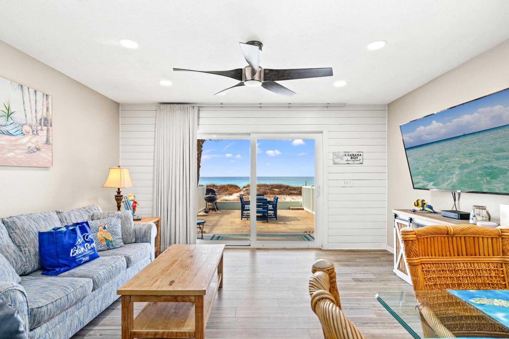 Holiday home Surf's Up! Pet-friendly, 2br 2ba Beachfront Townhouse, Sleeps 8! *