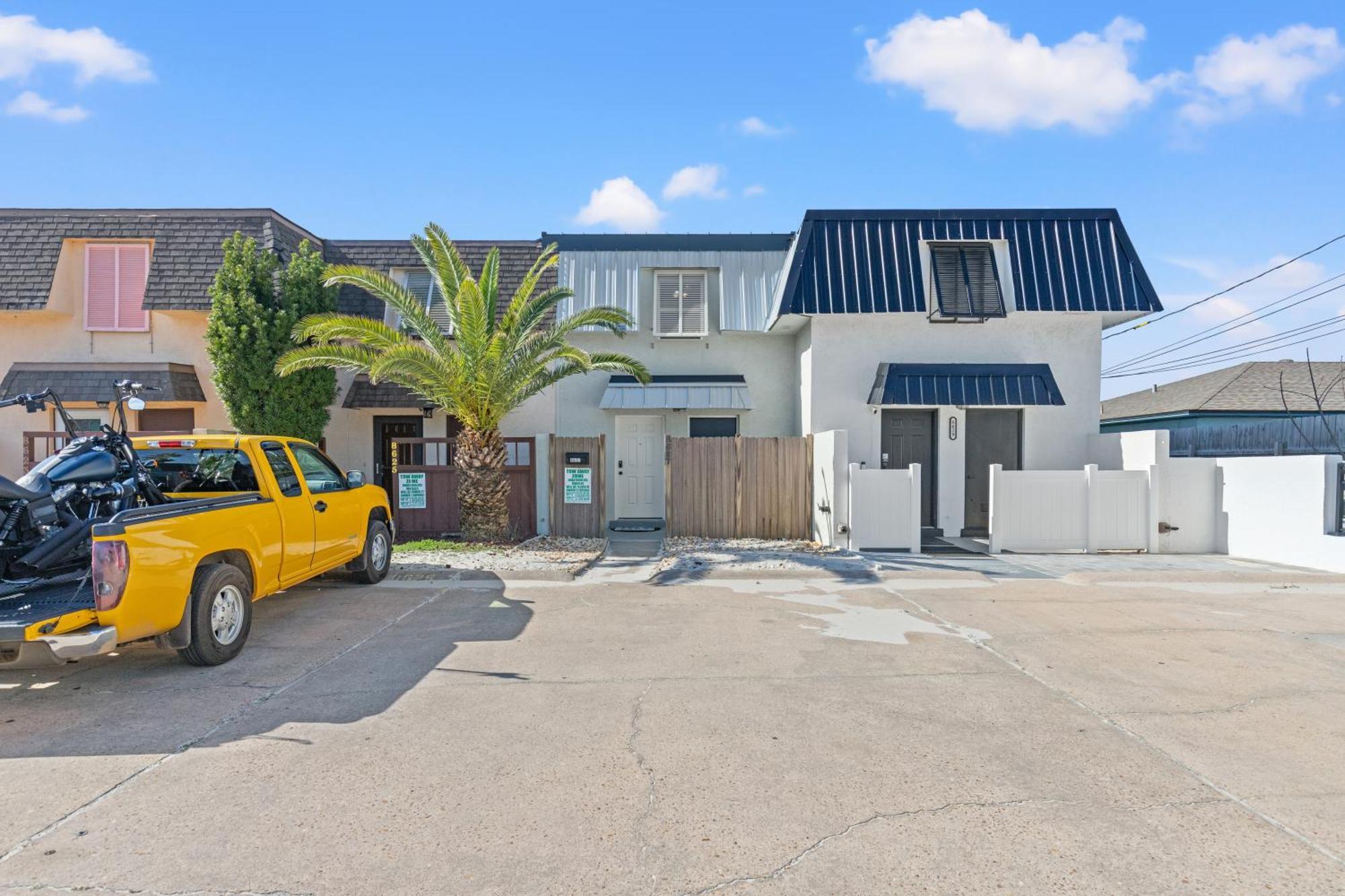 Surf's Up! Pet-friendly, 2br 2ba Beachfront Townhouse, Sleeps 8! Panama City Beach