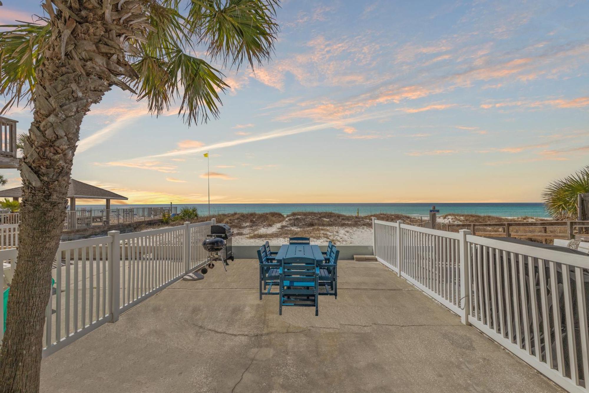 Holiday home Surf's Up! Pet-friendly, 2br 2ba Beachfront Townhouse, Sleeps 8! Panama City Beach