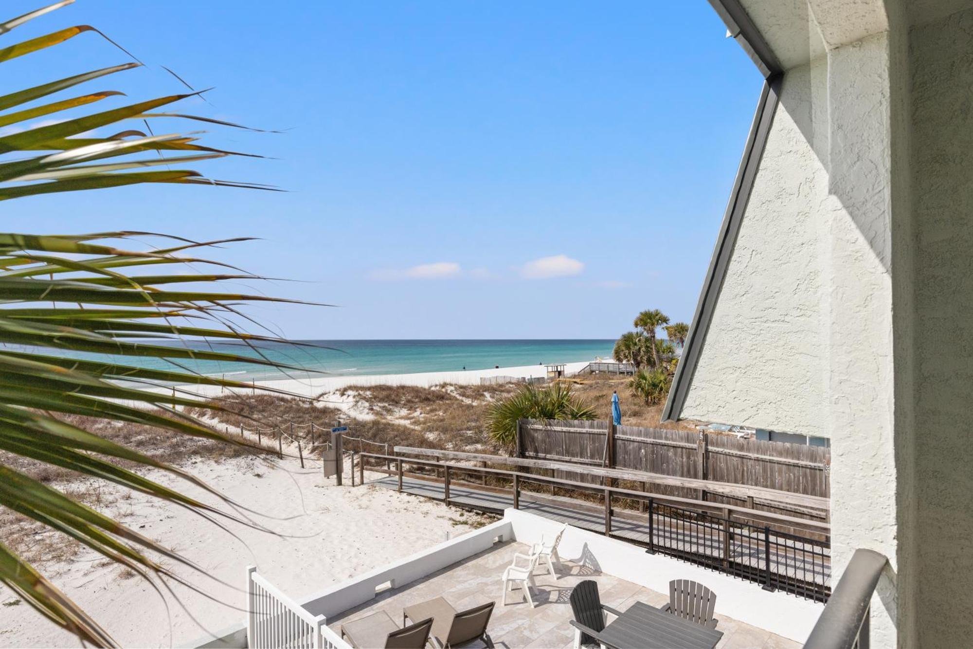 Surf's Up! Pet-friendly, 2br 2ba Beachfront Townhouse, Sleeps 8! Panama City Beach