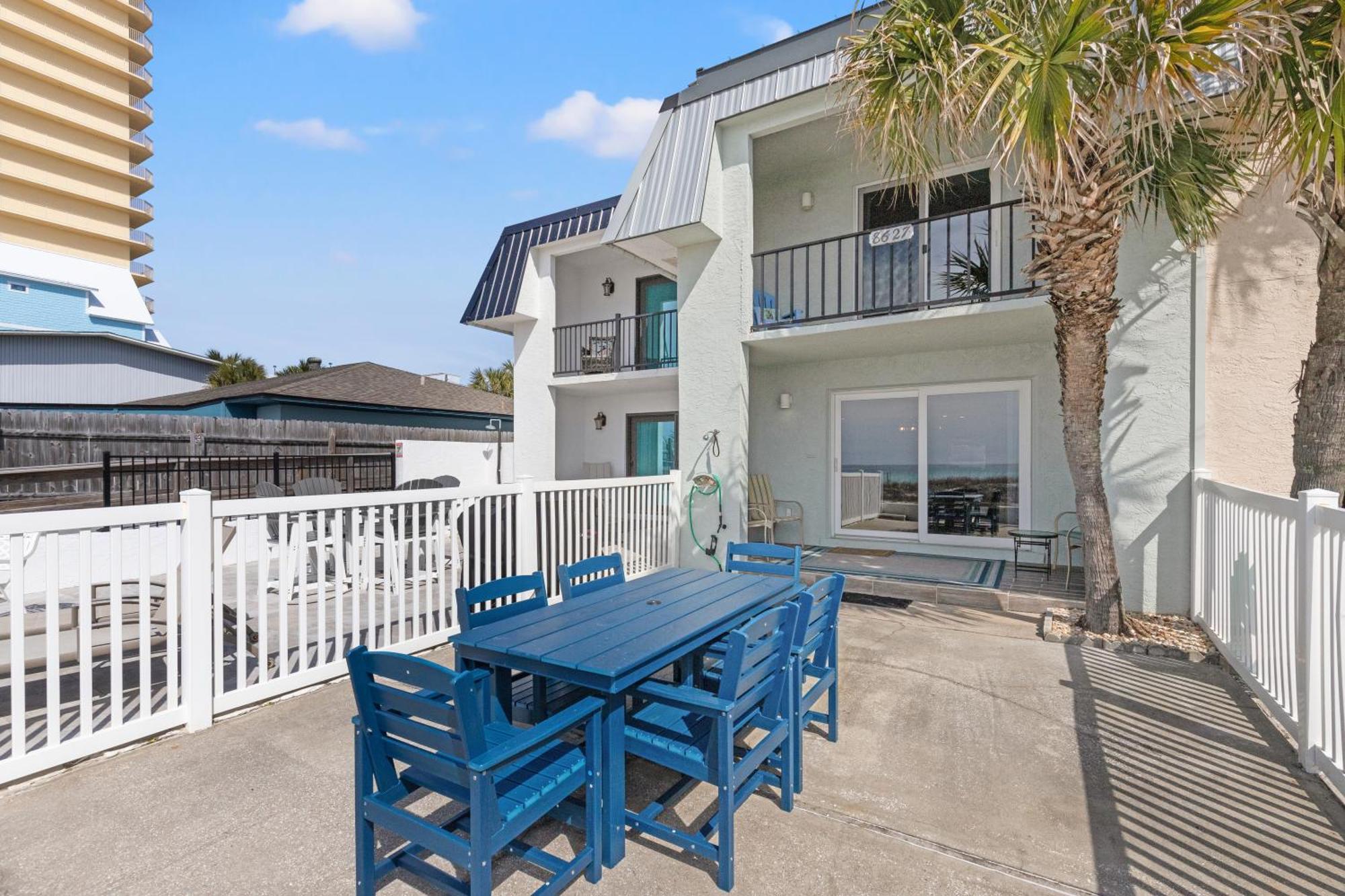 Holiday home Surf's Up! Pet-friendly, 2br 2ba Beachfront Townhouse, Sleeps 8!