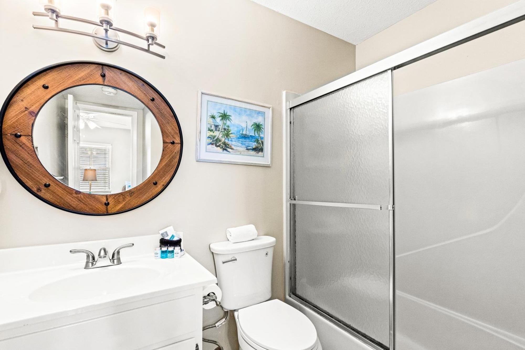 Surf's Up! Pet-friendly, 2br 2ba Beachfront Townhouse, Sleeps 8! Holiday home