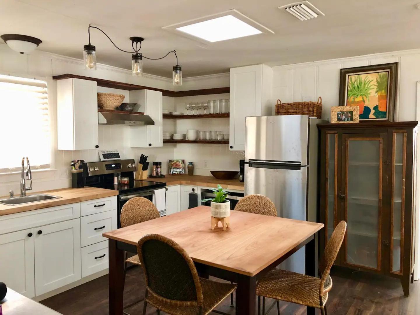 Surf Shack - Steps To The Beach, Lush Fenced Backyard By Haven Vacation *