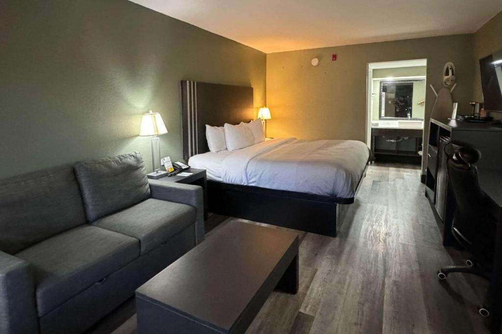 Quality & Near Panama Hotel 2*